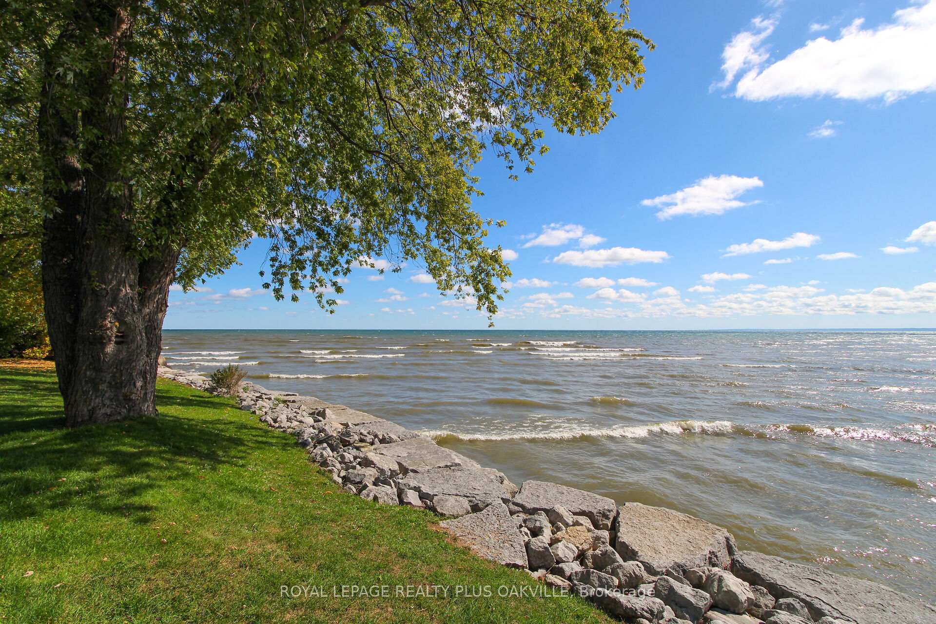 Photo 26 of 2060 Water'S Edge Drive, Oakville, Bronte — HOMEH