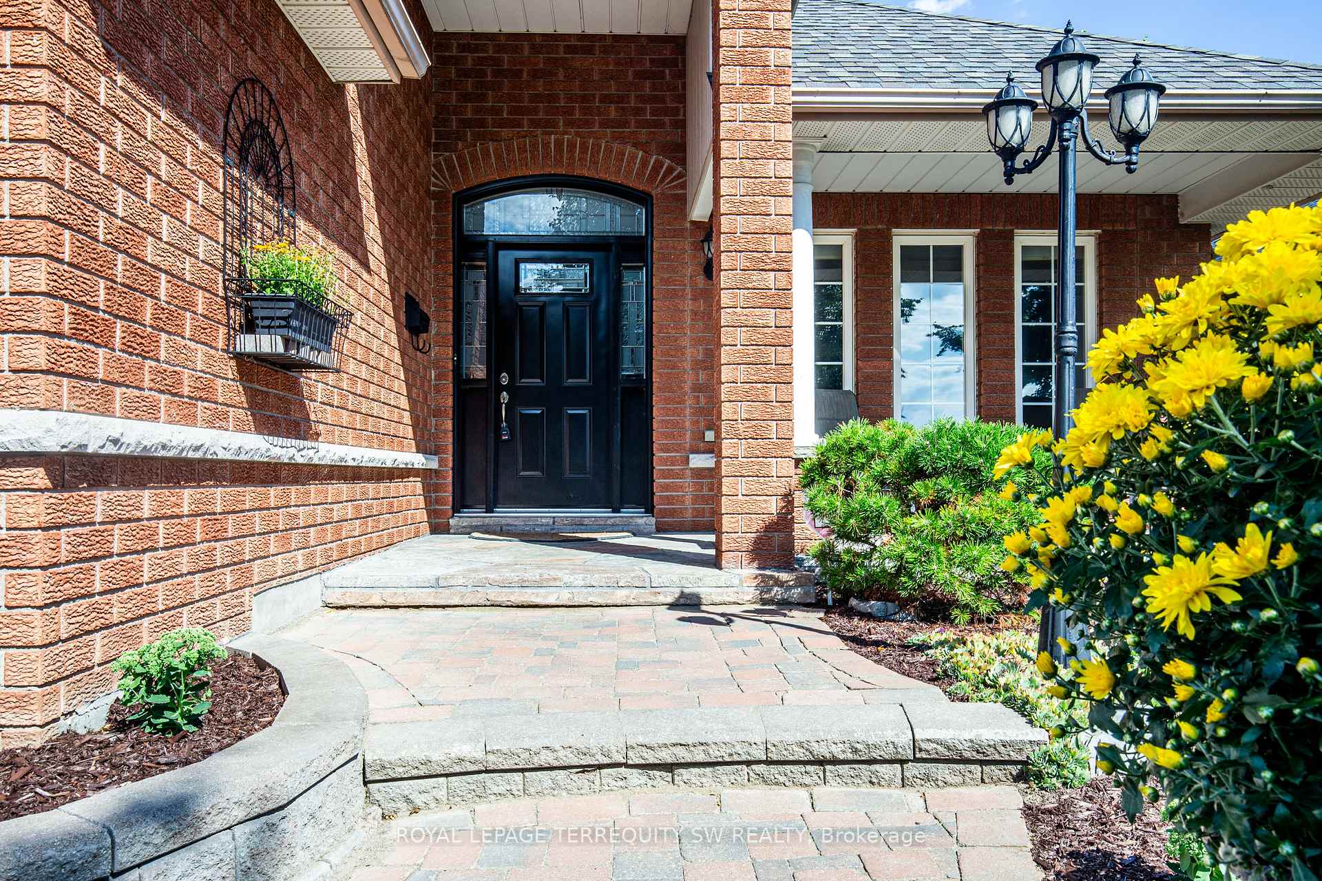Photo 17 of 139 Goodman Drive, Oshawa, McLaughlin — HOMEH