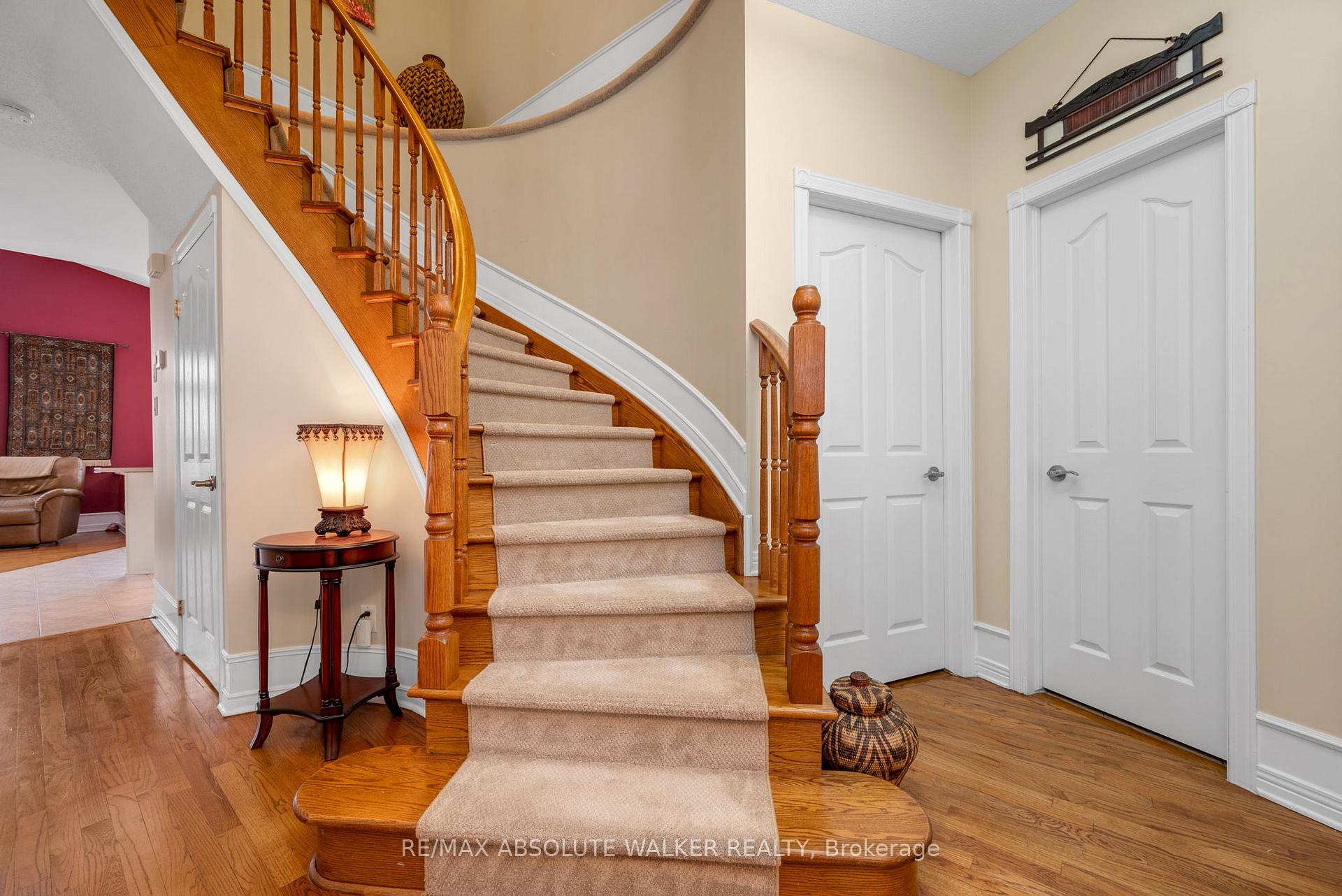 Photo 3 of 1120 Lichen Avenue, Ottawa, Avalon East — HOMEH