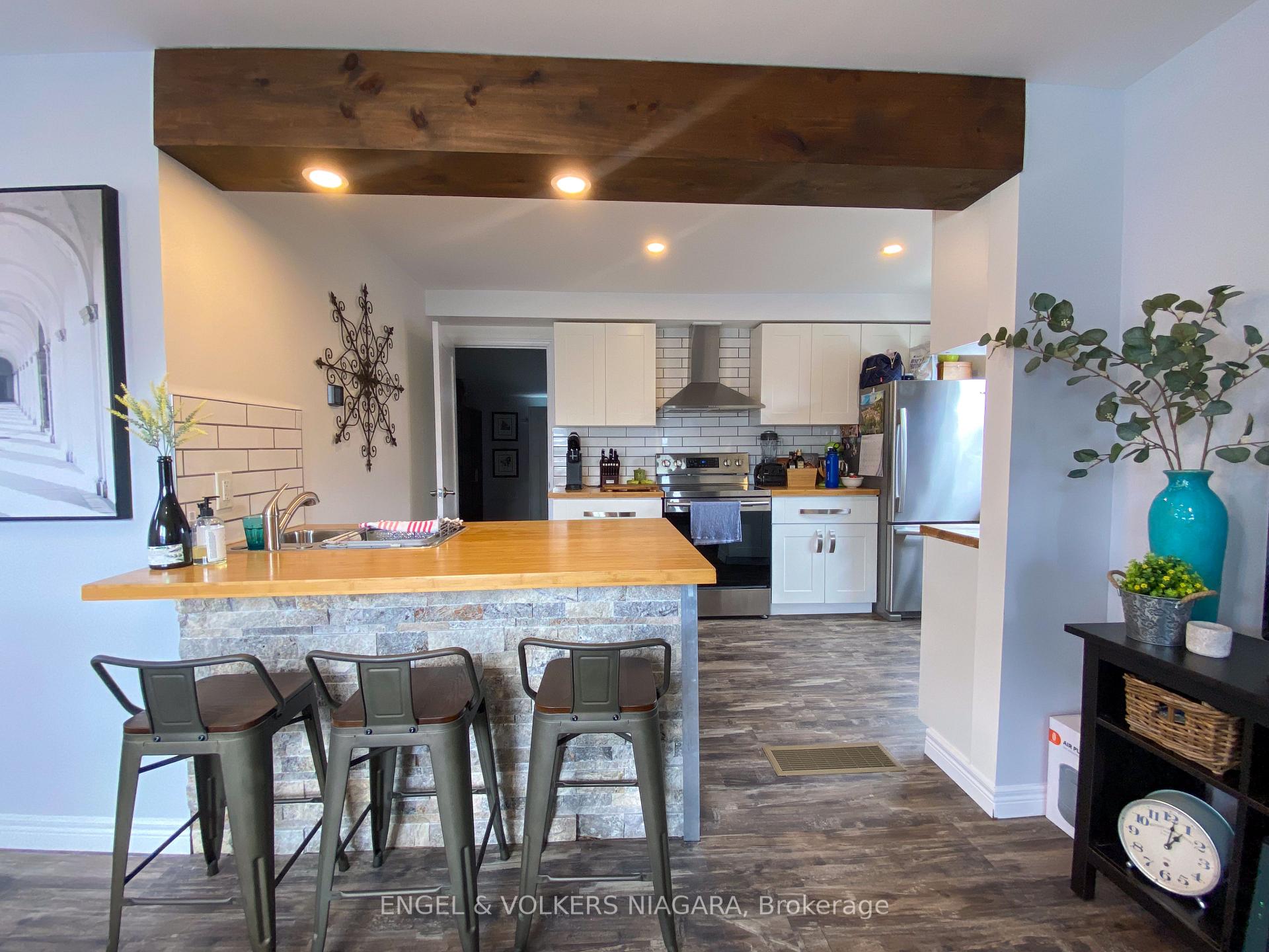 Photo 5 of 6399 Bellevue Street, Niagara Falls, Morrison — HOMEH