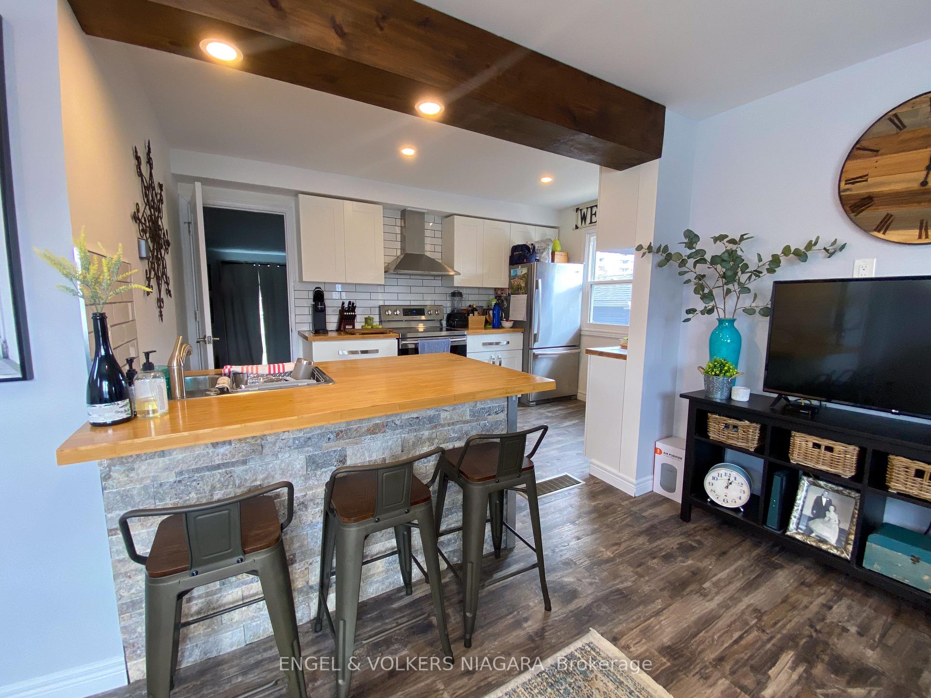 Photo 6 of 6399 Bellevue Street, Niagara Falls, Morrison — HOMEH