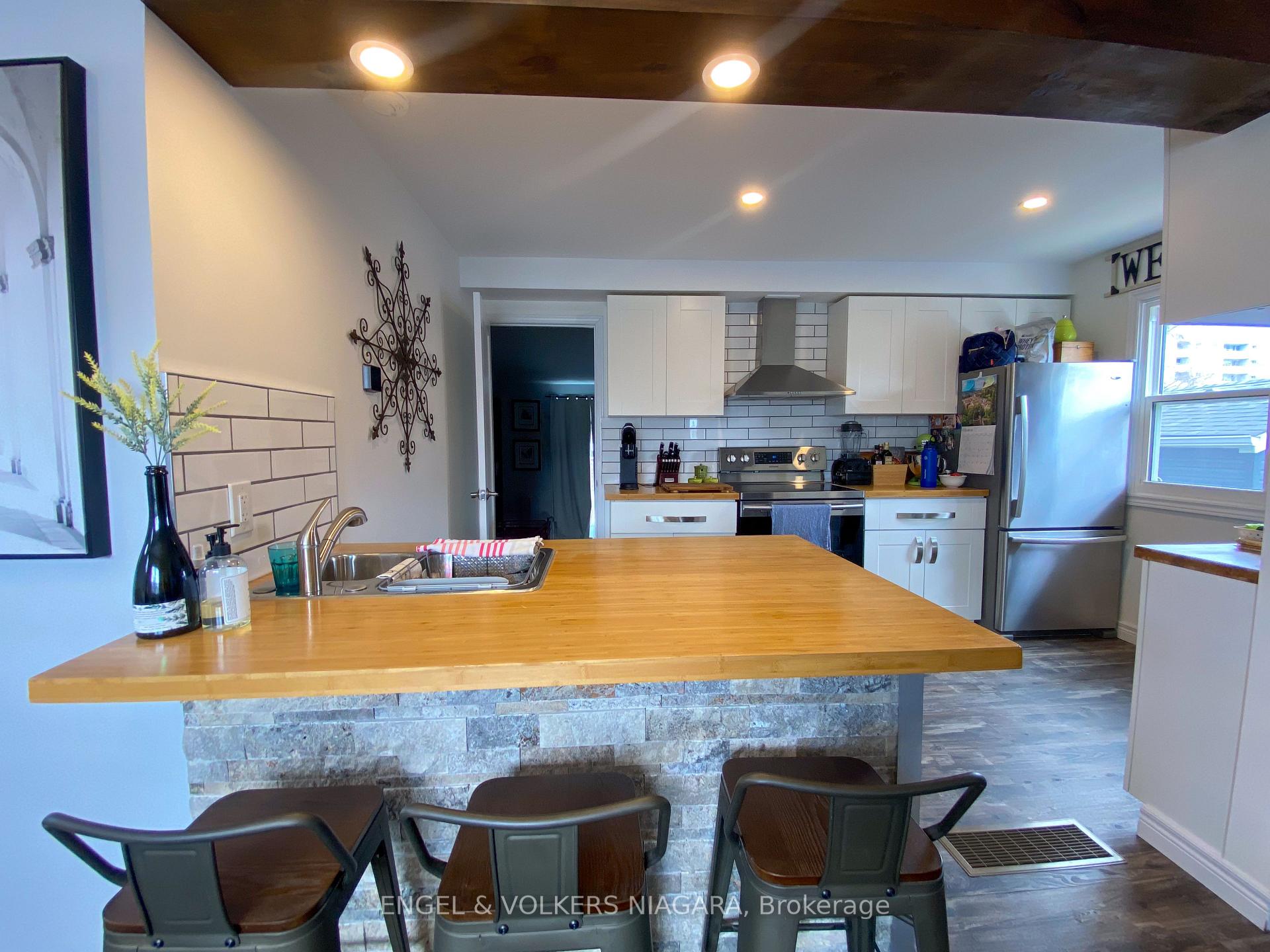 Photo 7 of 6399 Bellevue Street, Niagara Falls, Morrison — HOMEH