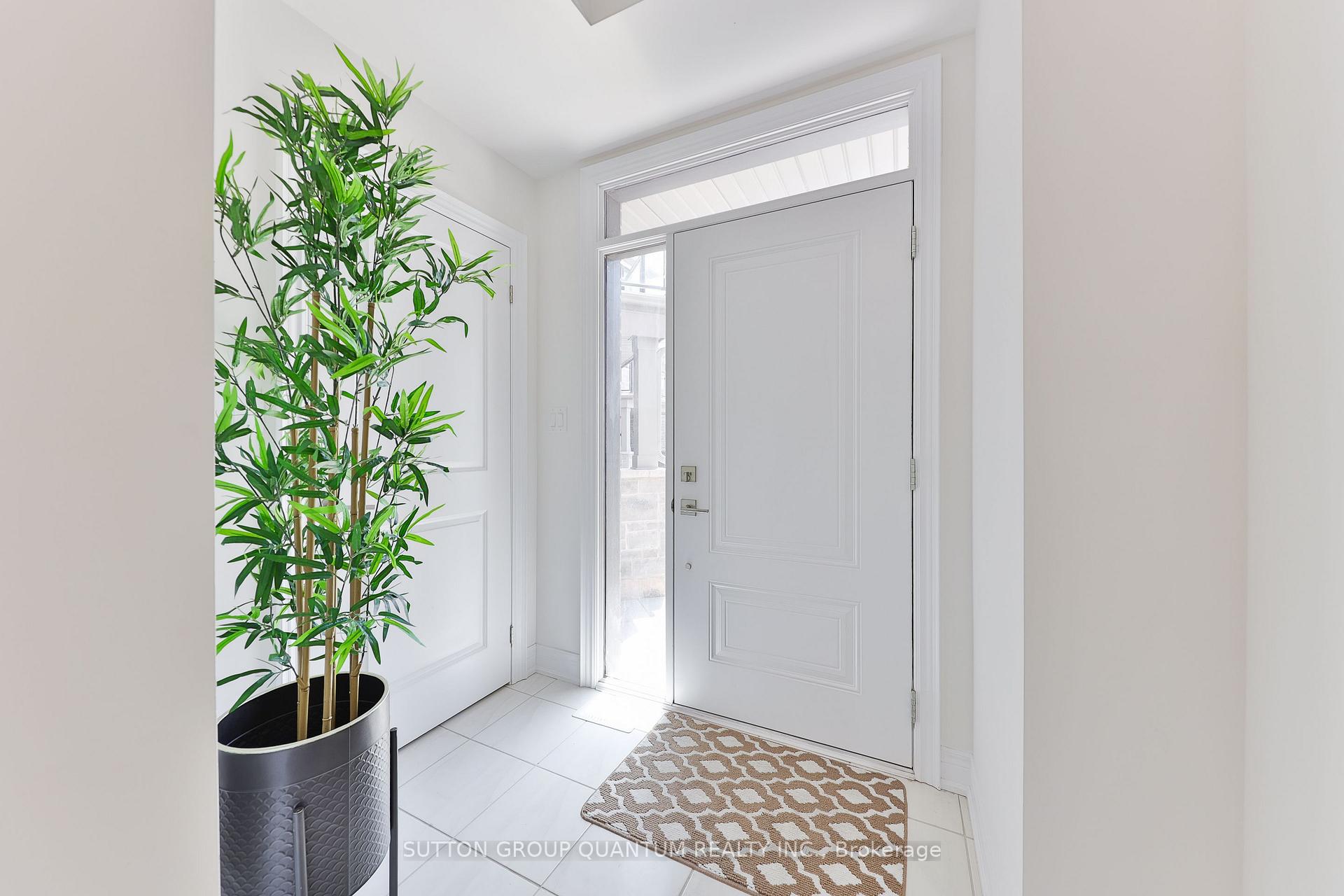 Photo 5 of 2168 Postmaster Drive, Oakville, Westmount — HOMEH