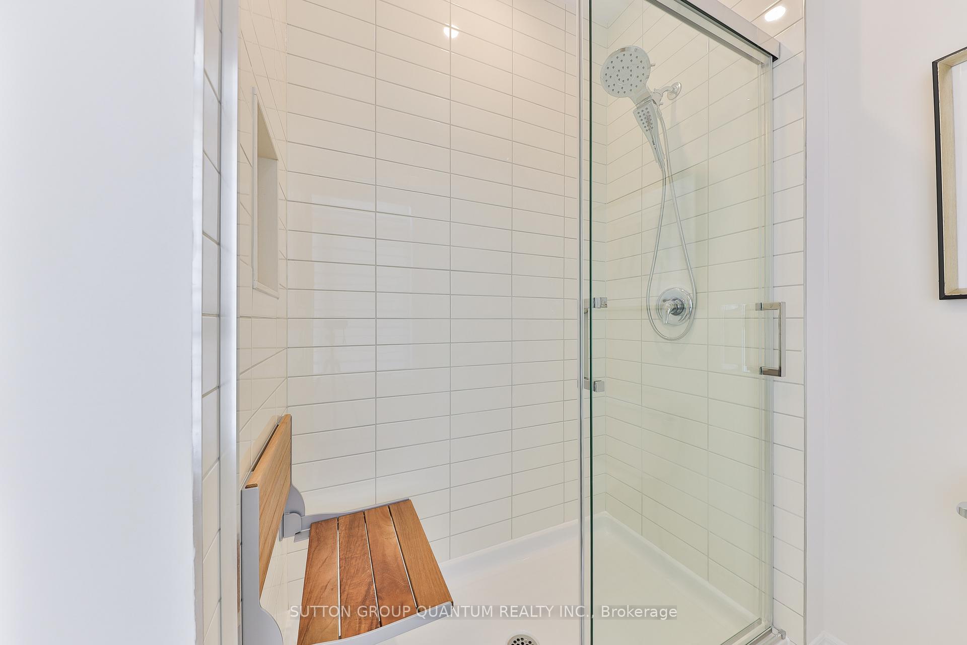 Photo 9 of 2168 Postmaster Drive, Oakville, Westmount — HOMEH