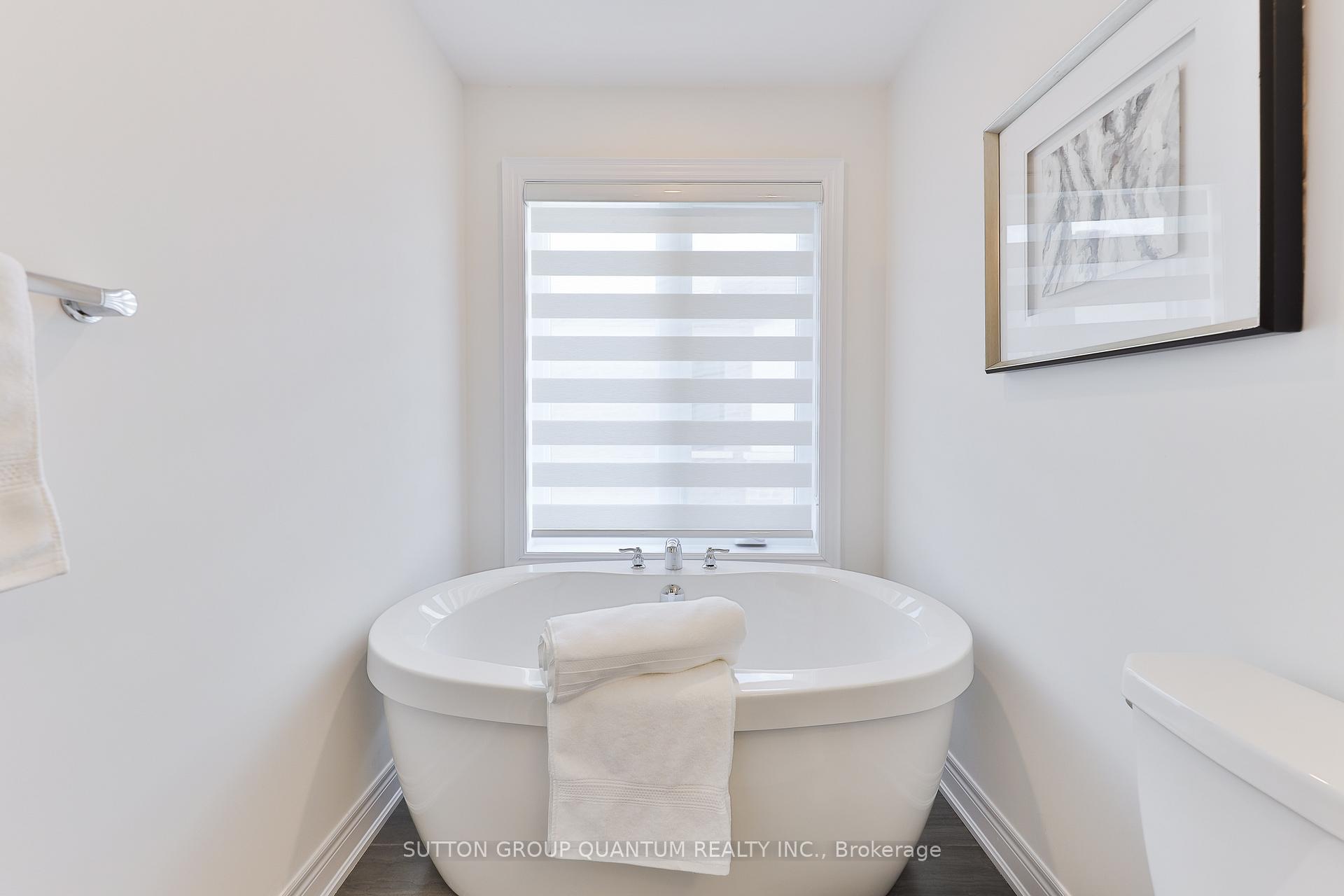 Photo 33 of 2168 Postmaster Drive, Oakville, Westmount — HOMEH