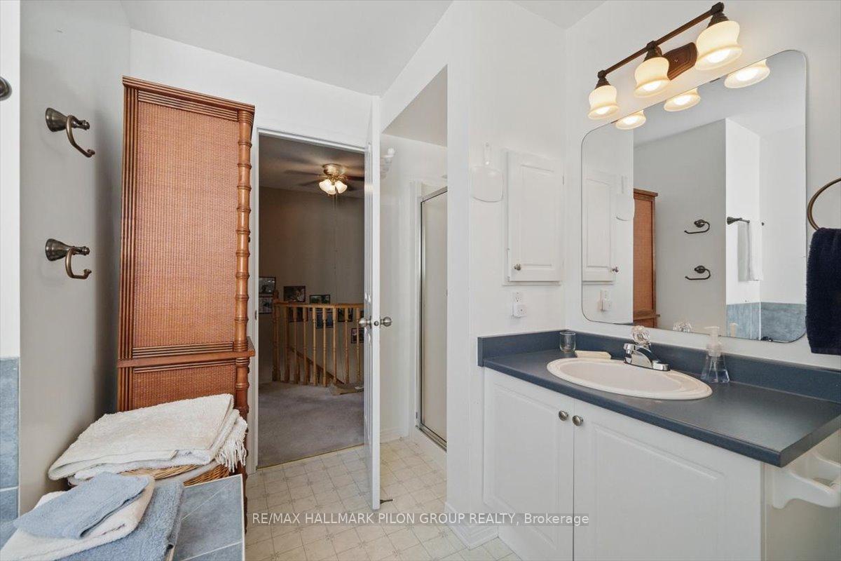 Photo 14 of 903 Markwick Crescent, Ottawa, Notting Hill/Summerside — HOMEH
