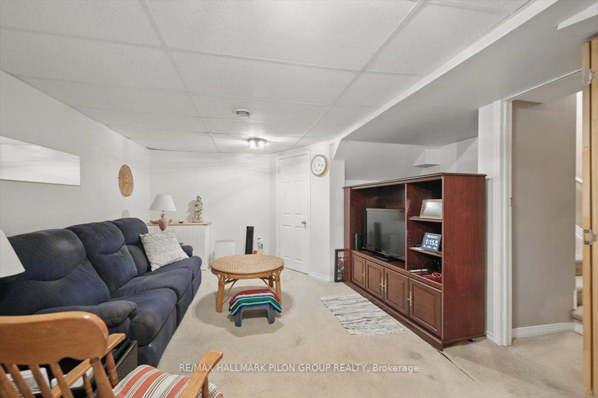 Photo 16 of 903 Markwick Crescent, Ottawa, Notting Hill/Summerside — HOMEH