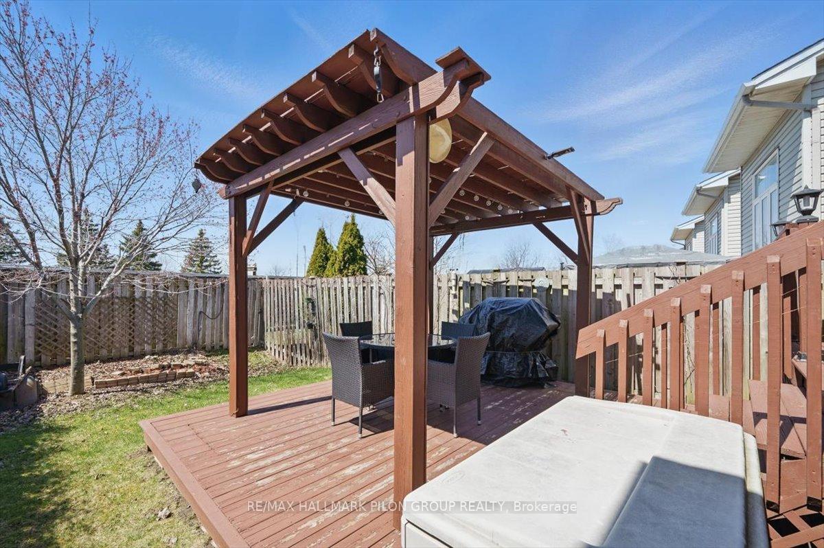 Photo 20 of 903 Markwick Crescent, Ottawa, Notting Hill/Summerside — HOMEH