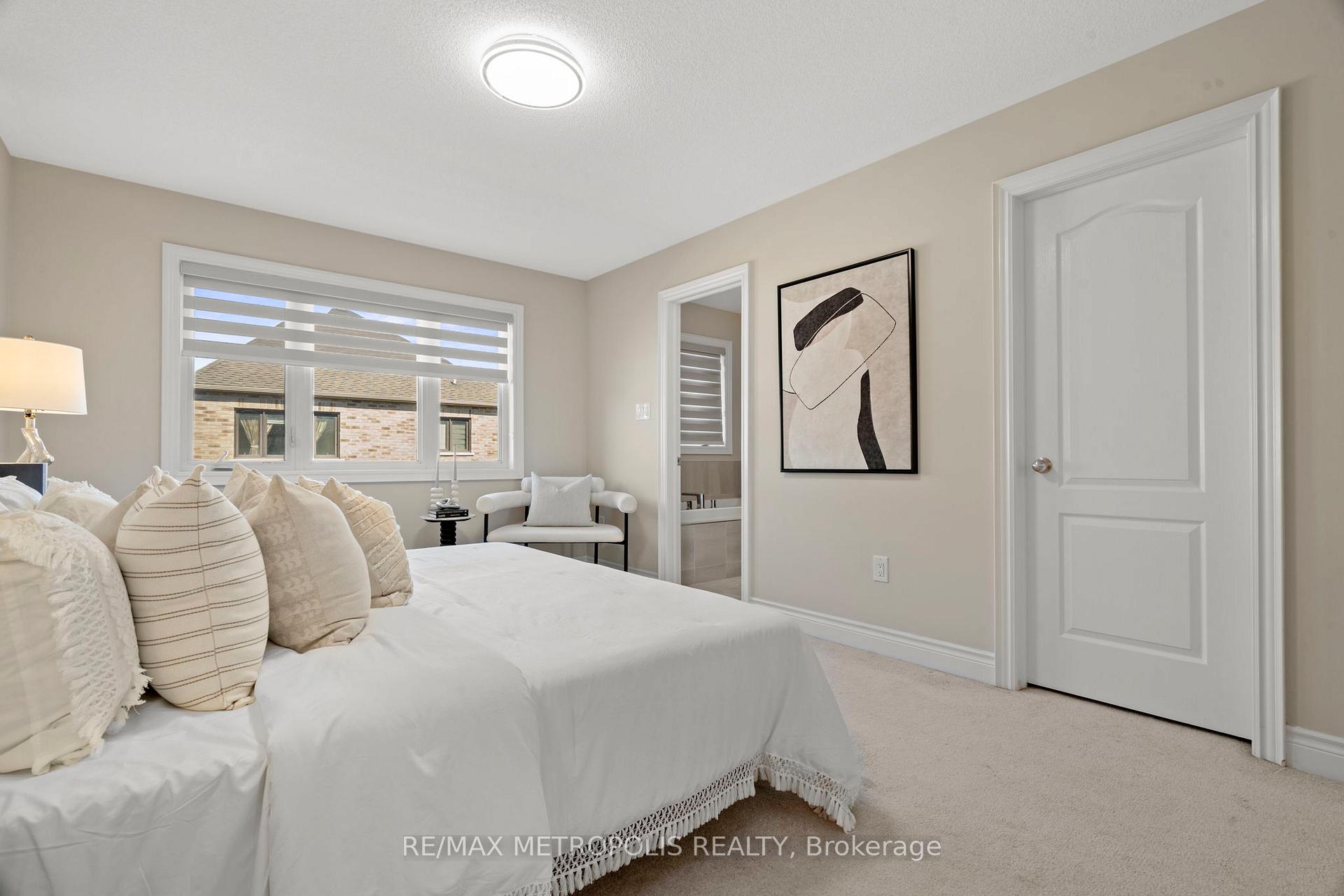 Photo 33 of 477 Whitlock Avenue, Milton, Ford — HOMEH