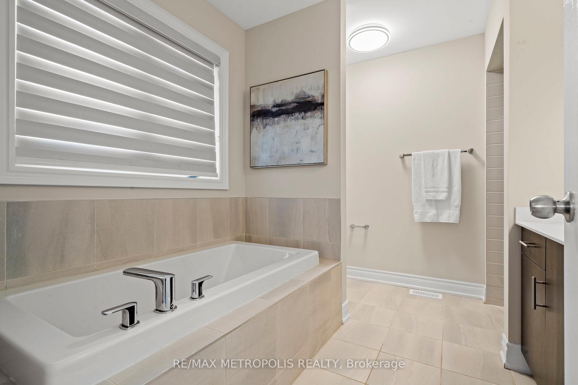 Photo 36 of 477 Whitlock Avenue, Milton, Ford — HOMEH