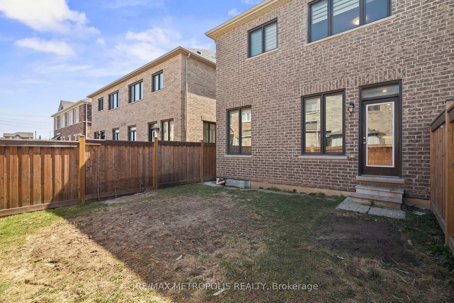 Photo 38 of 477 Whitlock Avenue, Milton, Ford — HOMEH