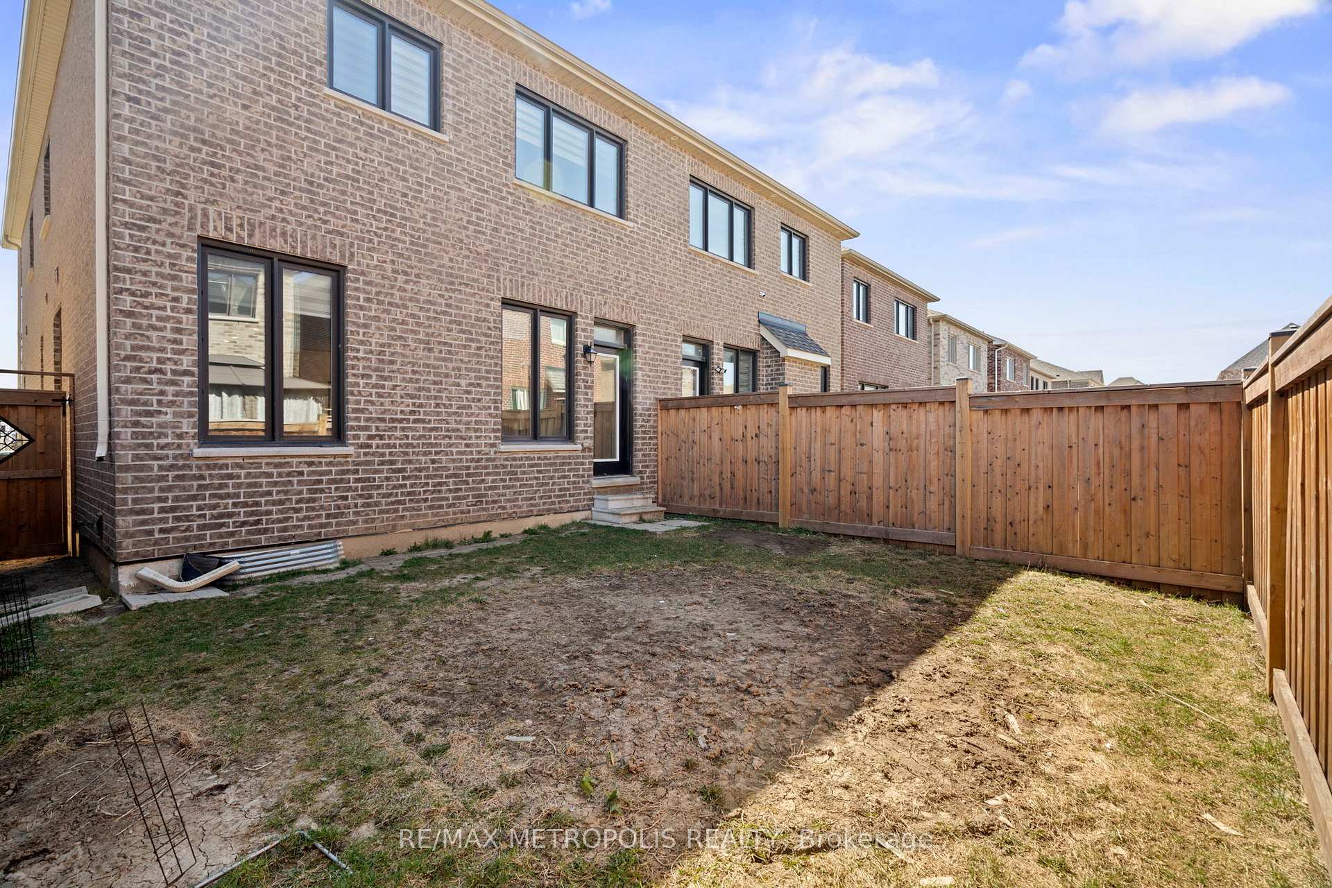 Photo 40 of 477 Whitlock Avenue, Milton, Ford — HOMEH