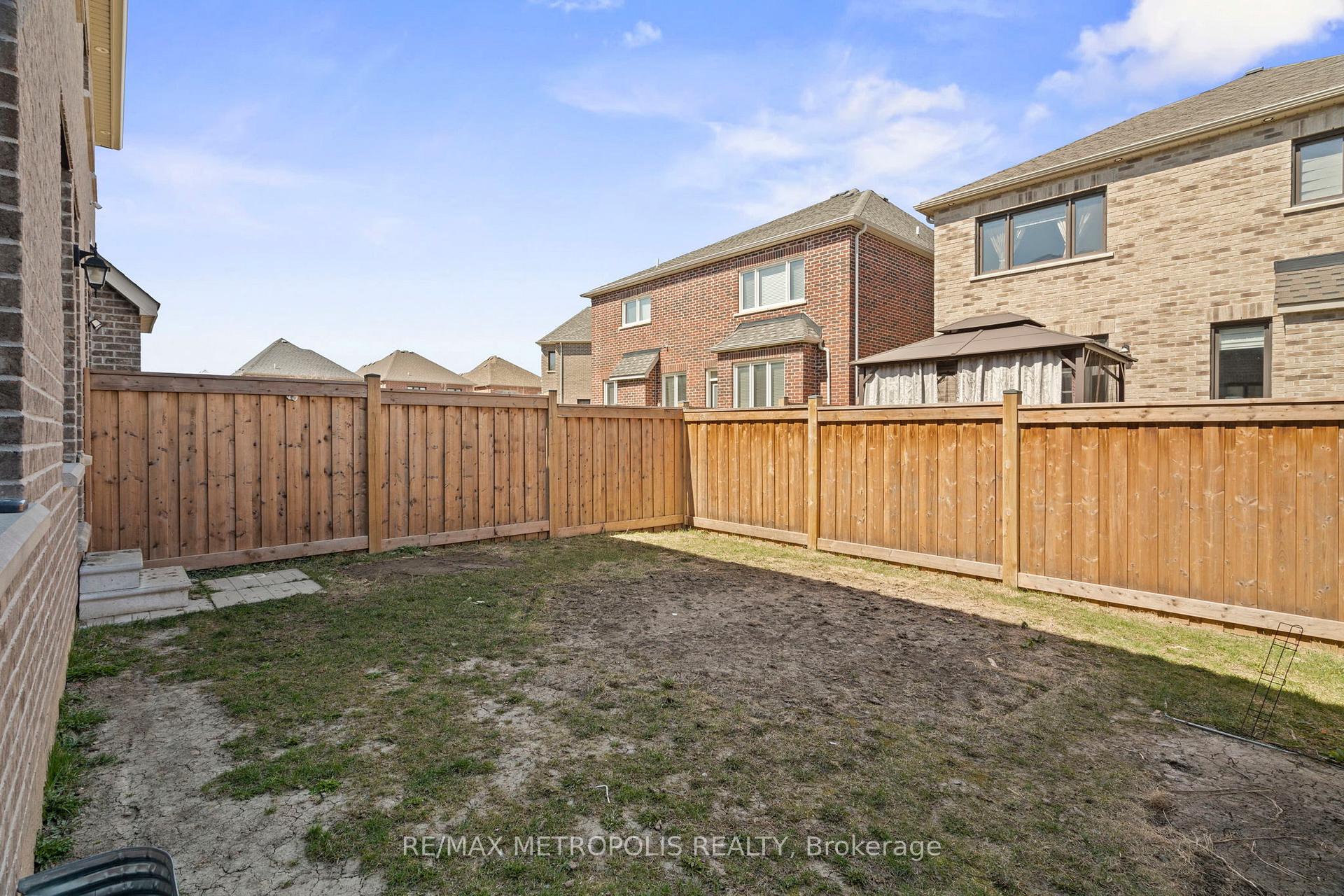 Photo 41 of 477 Whitlock Avenue, Milton, Ford — HOMEH