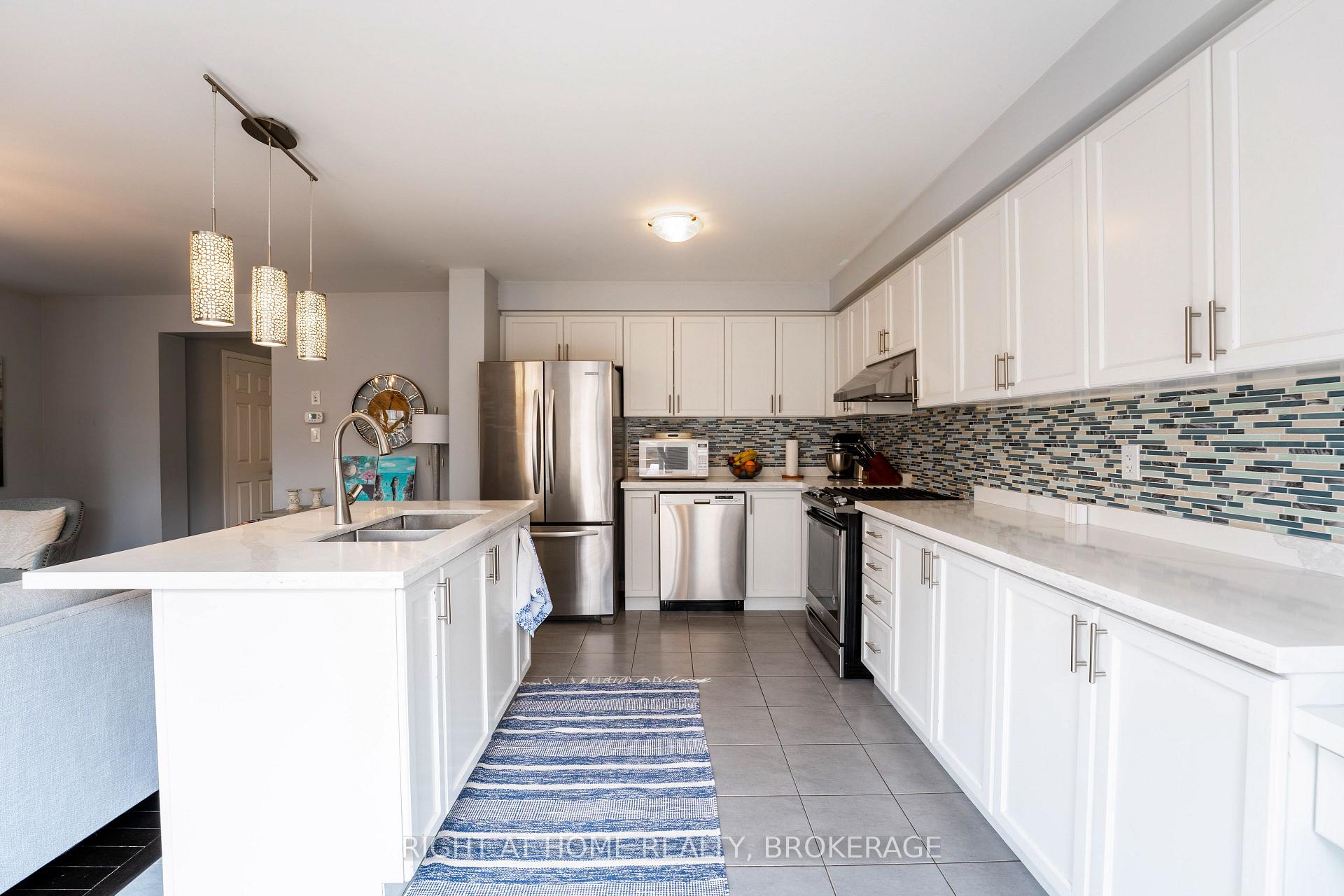 Photo 10 of 234 Gleave Terrace, Milton, Harrison — HOMEH