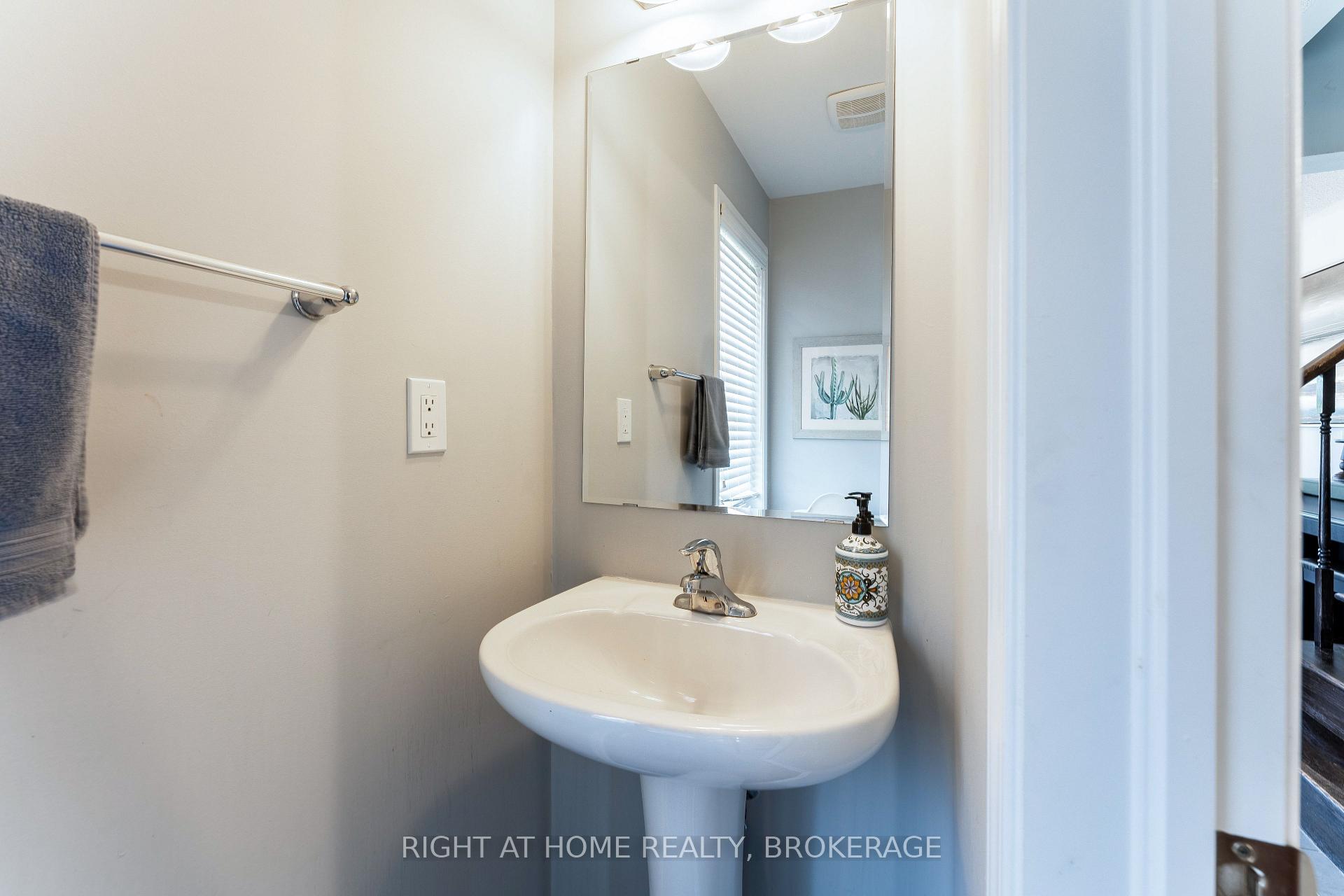 Photo 14 of 234 Gleave Terrace, Milton, Harrison — HOMEH