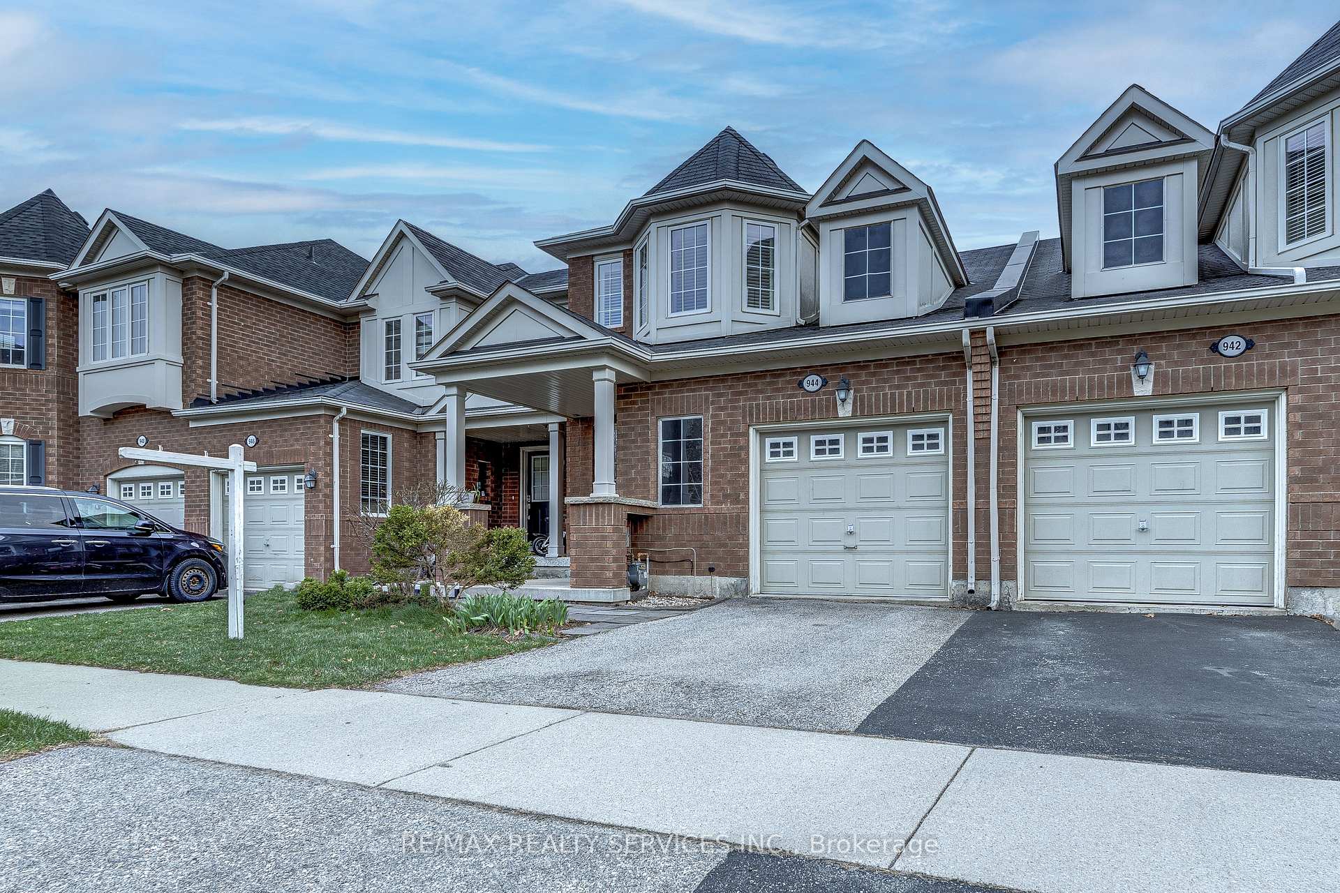 Photo 1 of 944 Hasselfeldt Heights, Milton, Coates — HOMEH