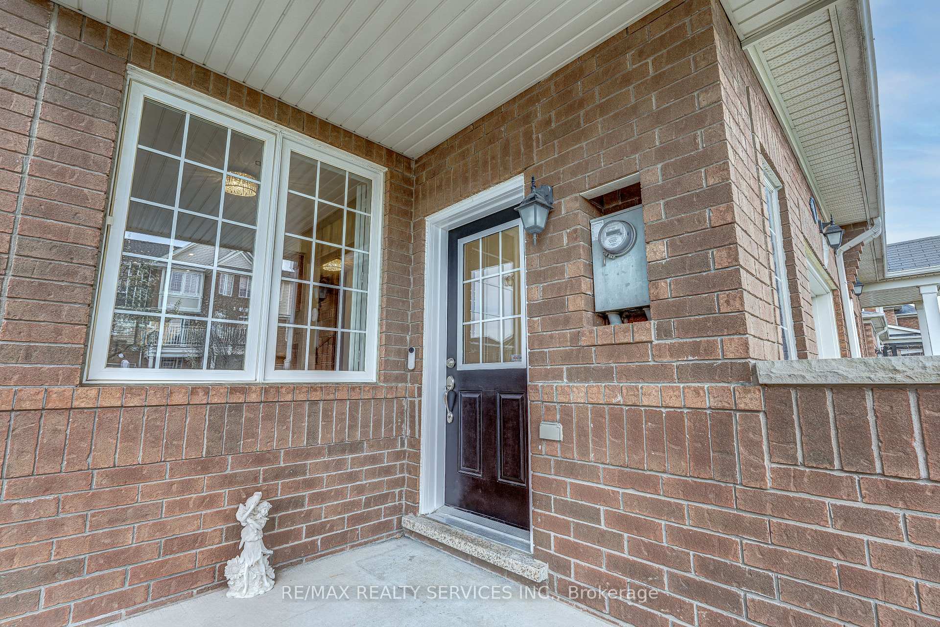 Photo 3 of 944 Hasselfeldt Heights, Milton, Coates — HOMEH