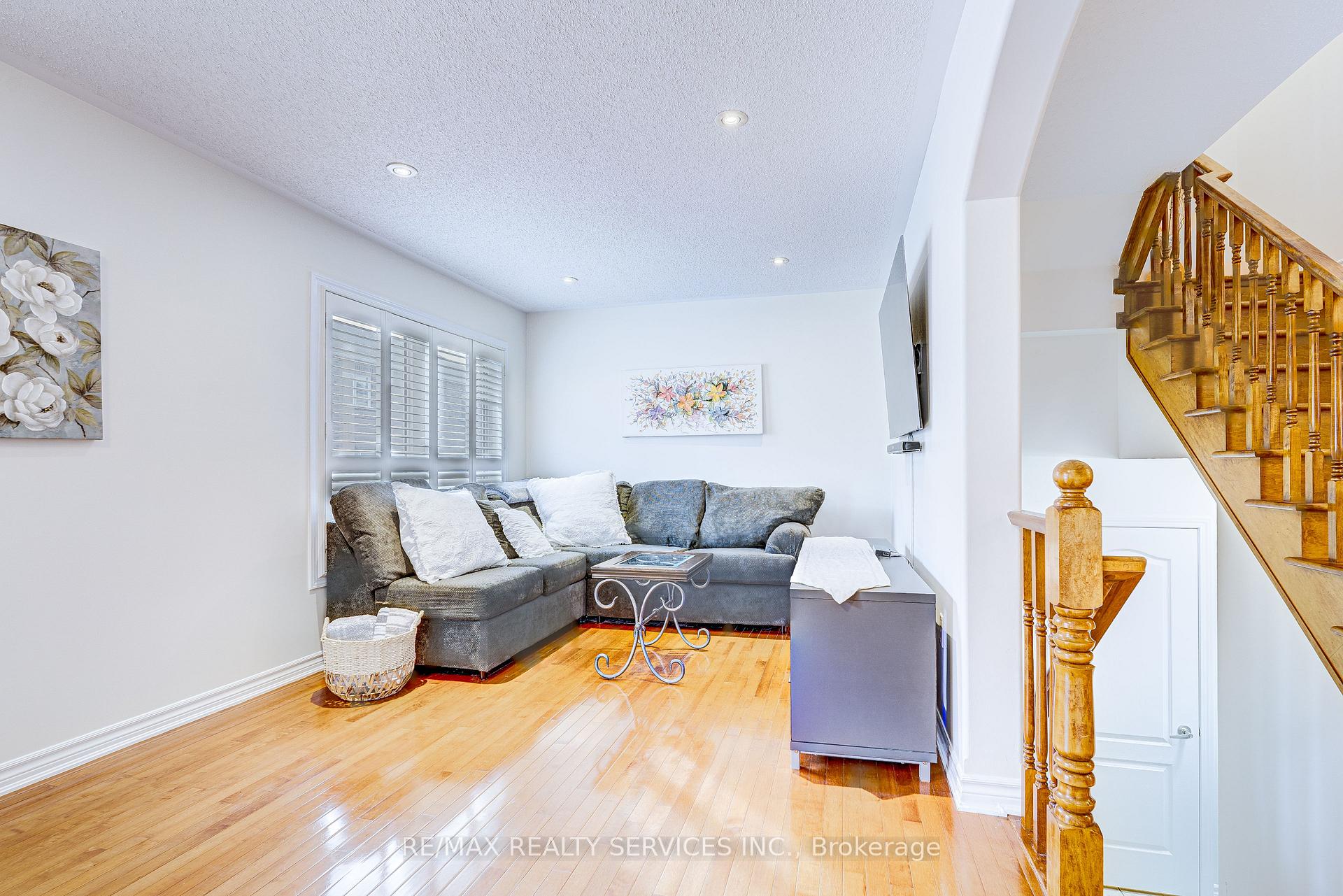 Photo 13 of 944 Hasselfeldt Heights, Milton, Coates — HOMEH