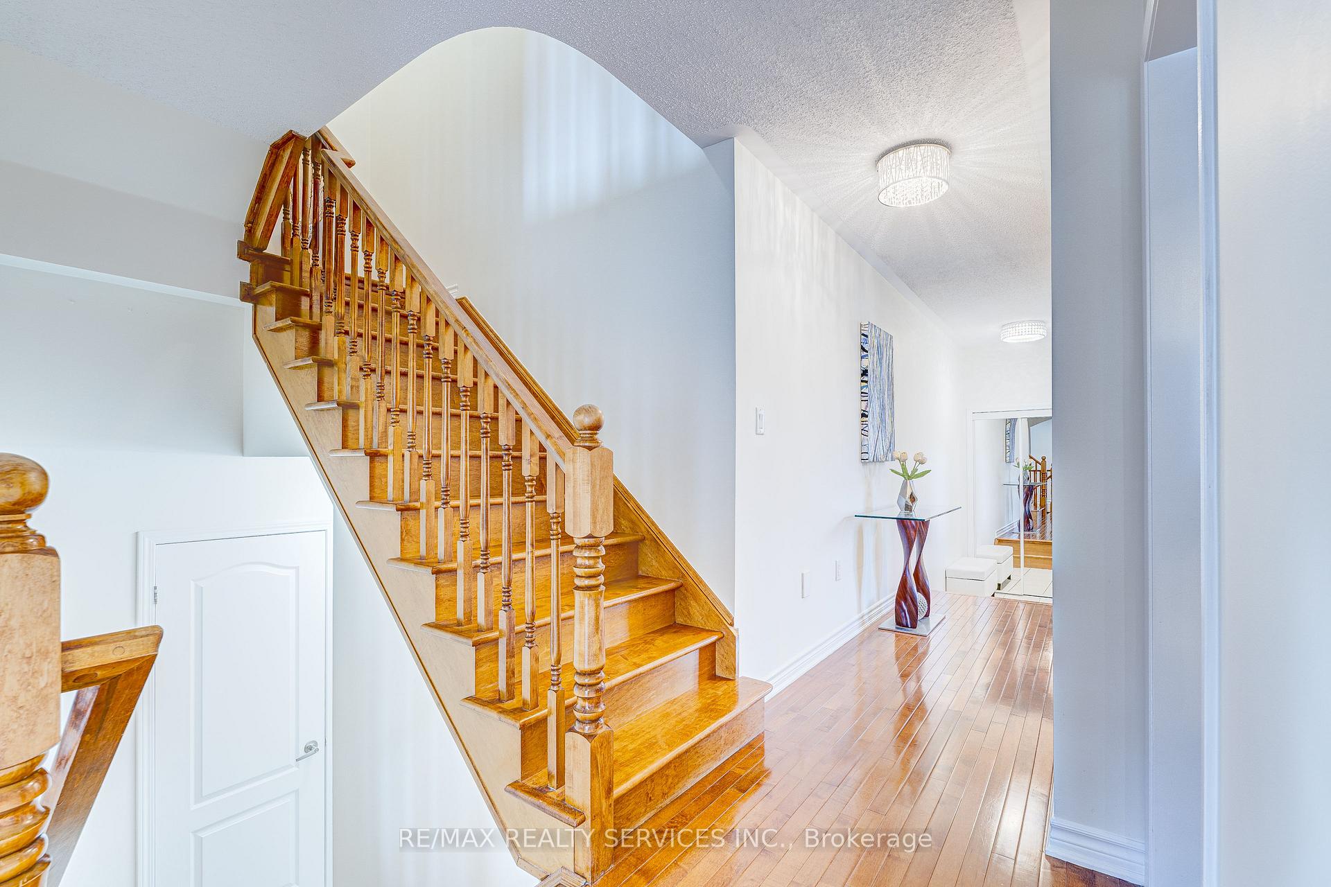 Photo 15 of 944 Hasselfeldt Heights, Milton, Coates — HOMEH