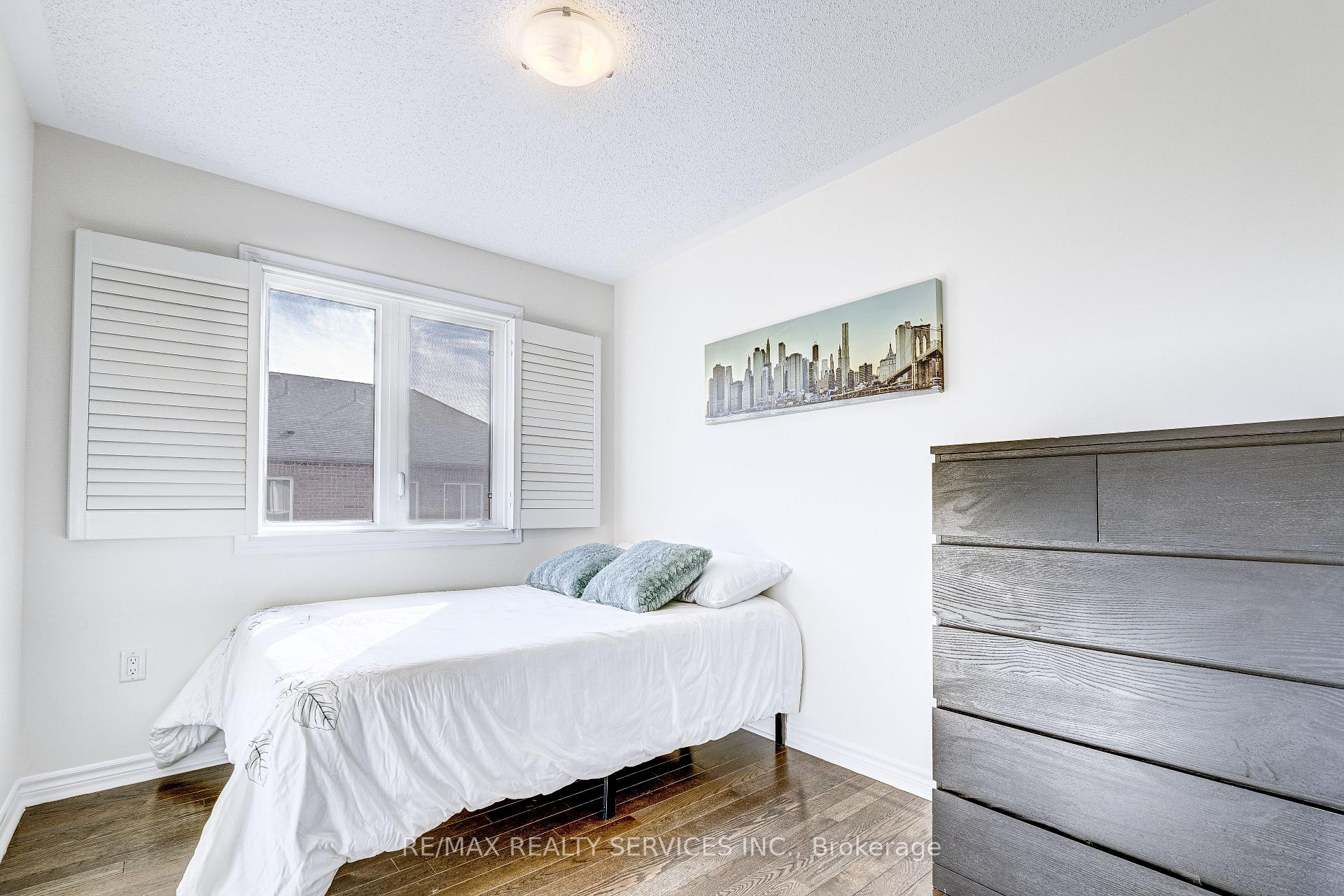 Photo 18 of 944 Hasselfeldt Heights, Milton, Coates — HOMEH