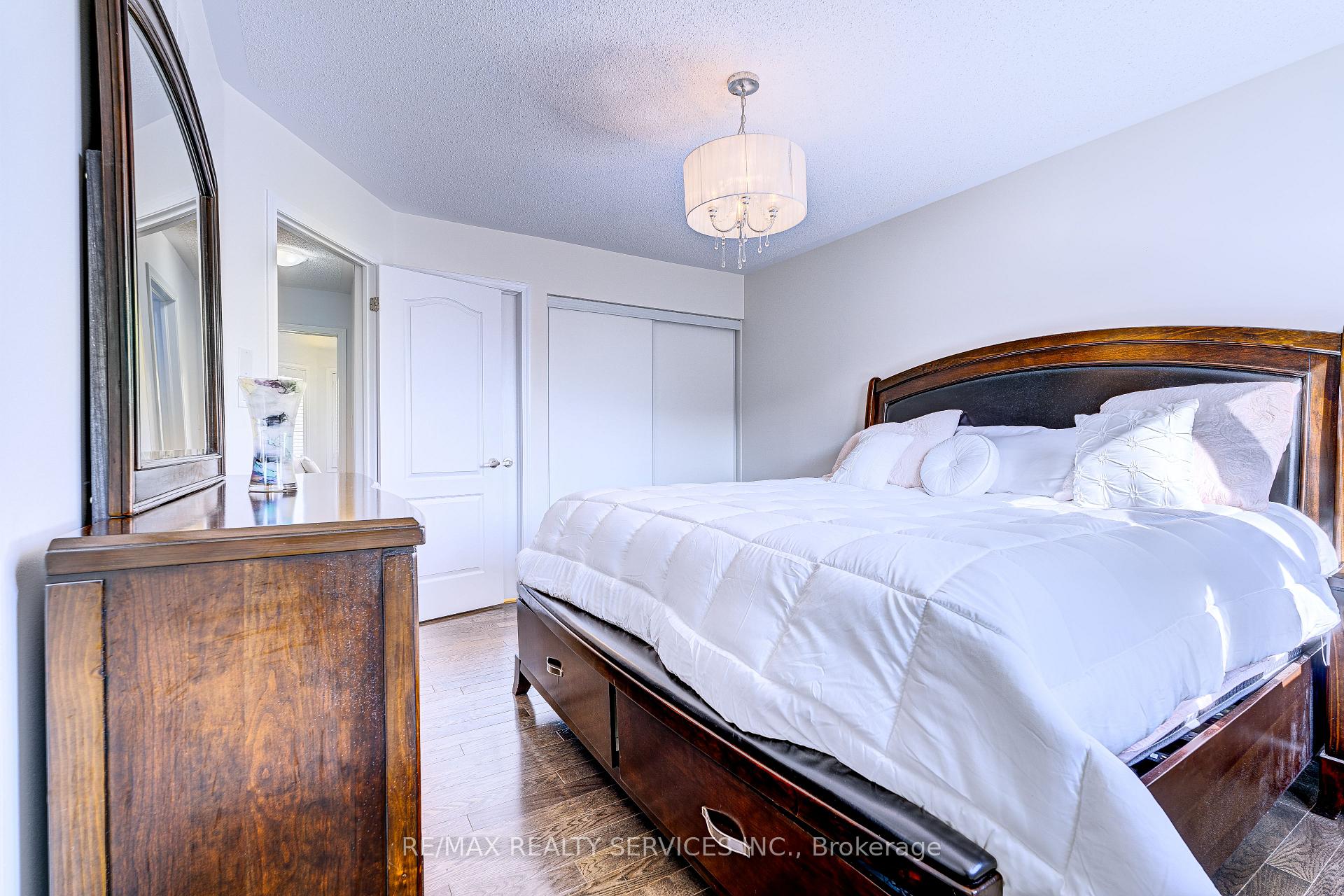 Photo 26 of 944 Hasselfeldt Heights, Milton, Coates — HOMEH