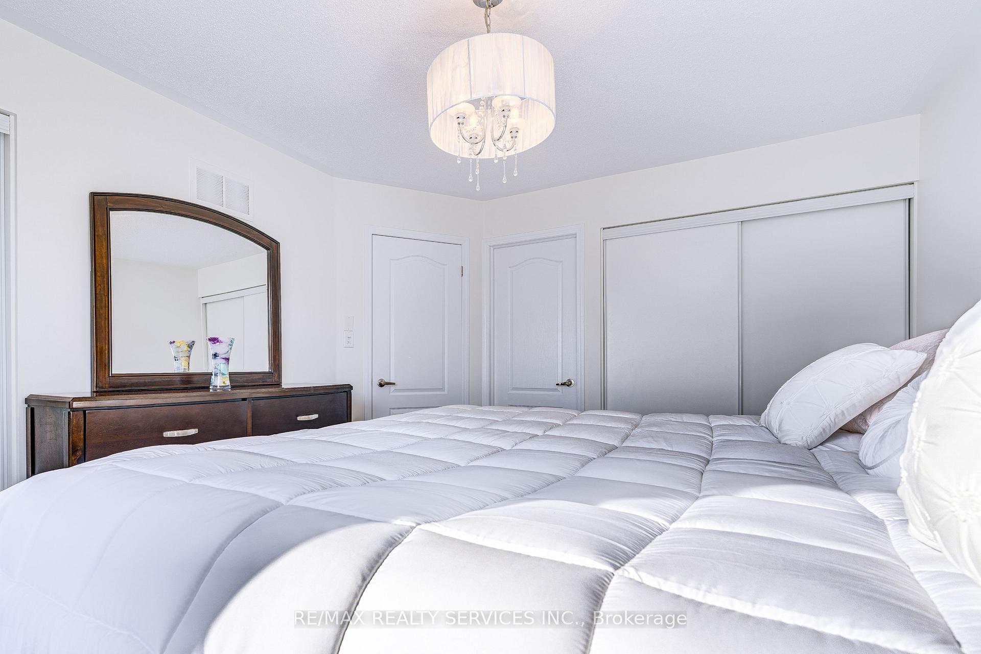 Photo 27 of 944 Hasselfeldt Heights, Milton, Coates — HOMEH