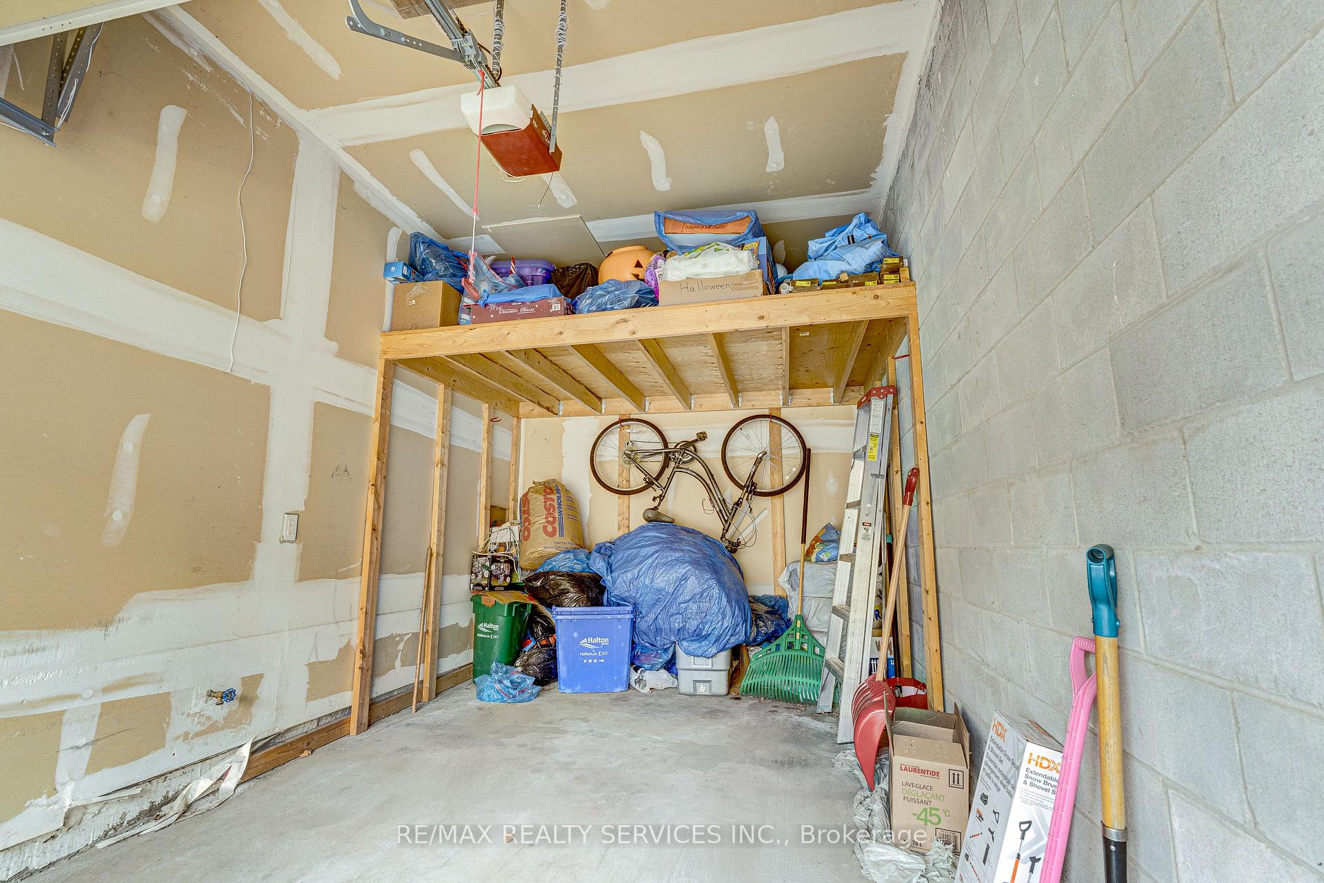 Photo 33 of 944 Hasselfeldt Heights, Milton, Coates — HOMEH