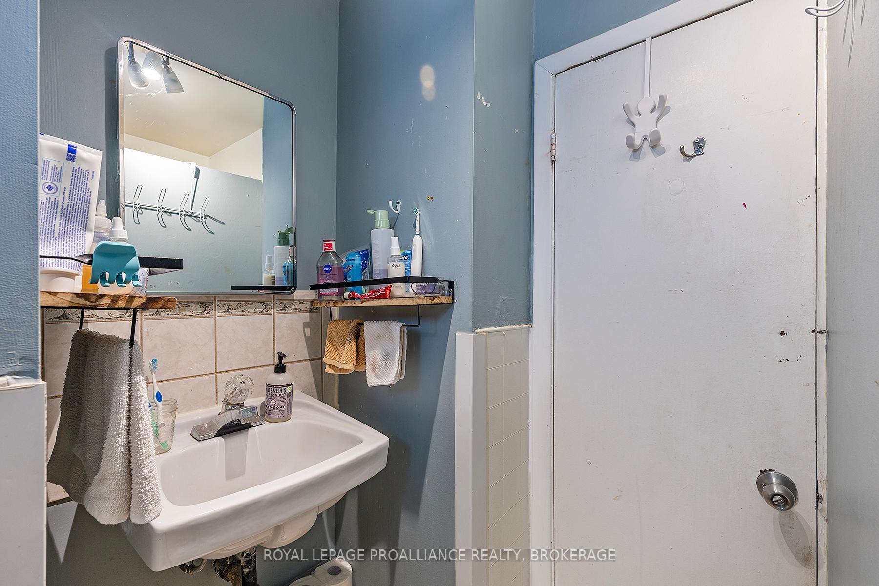 Photo 22 of 252 William Street, Kingston, Central City East — HOMEH