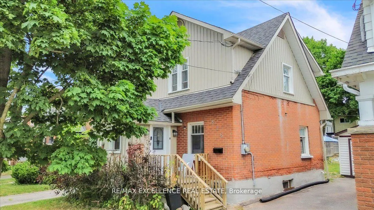 Photo 2 of 626 Downie Street, Peterborough, Town Ward 3 — HOMEH