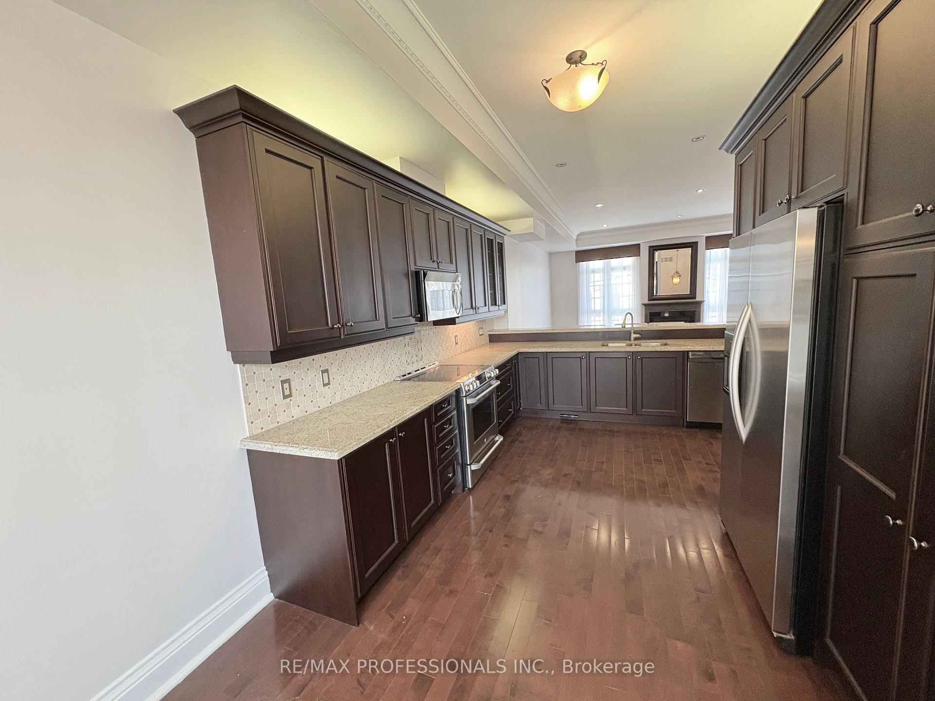 Photo 8 of Unit 12, 120 Bronte Road, Oakville, Bronte — HOMEH