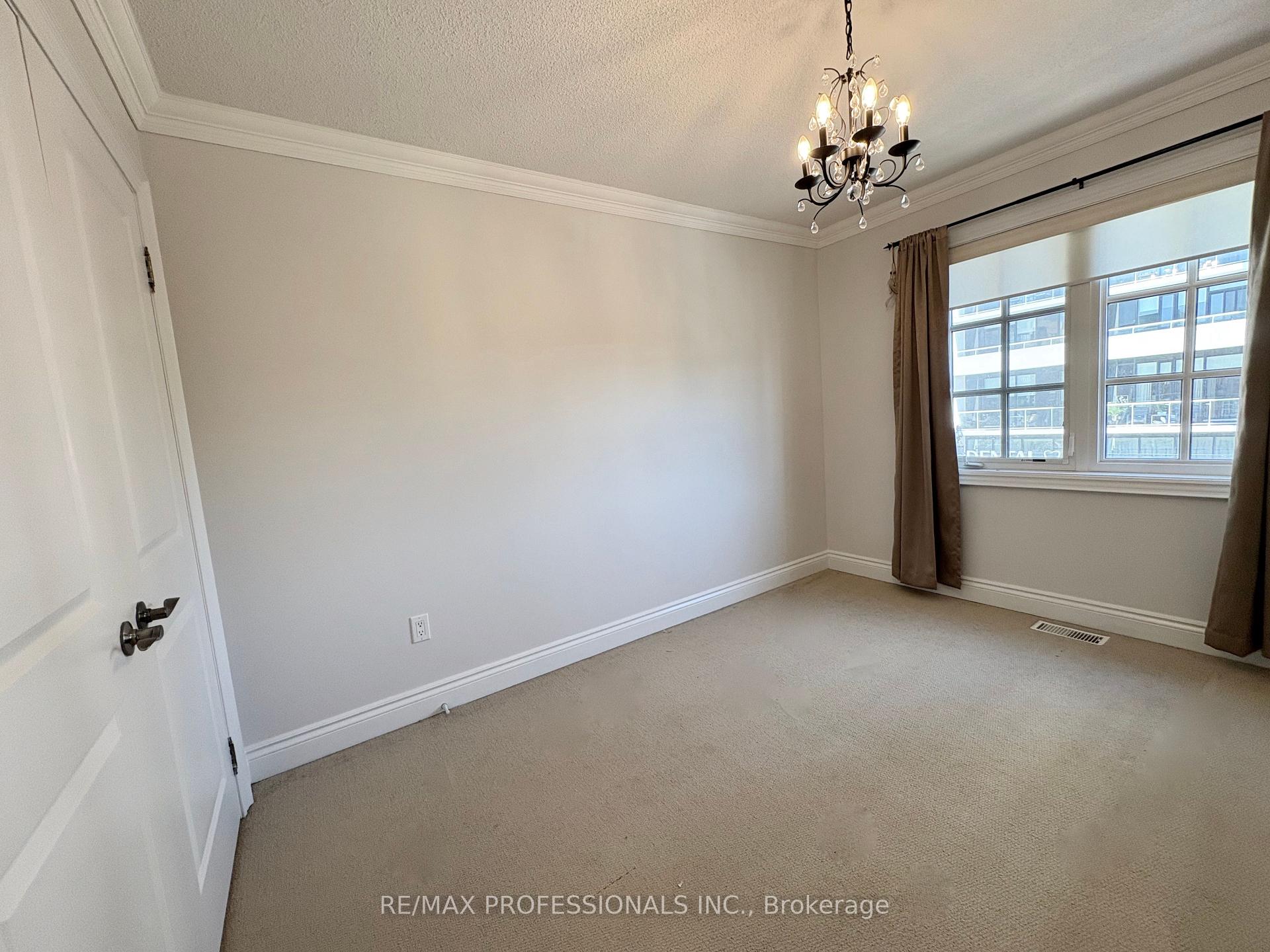 Photo 17 of Unit 12, 120 Bronte Road, Oakville, Bronte — HOMEH