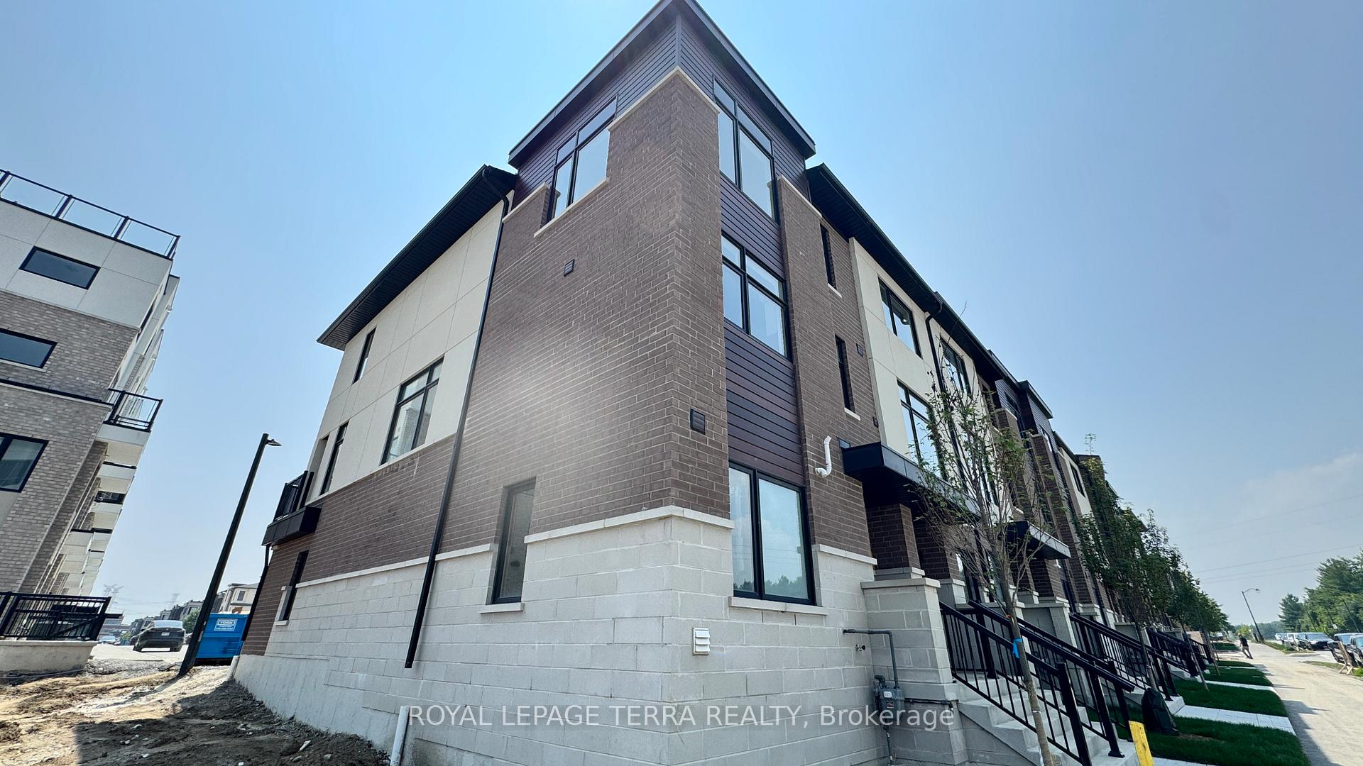 Photo 2 of Unit 111, 1695 Dersan Street, Pickering, Duffin Heights — HOMEH