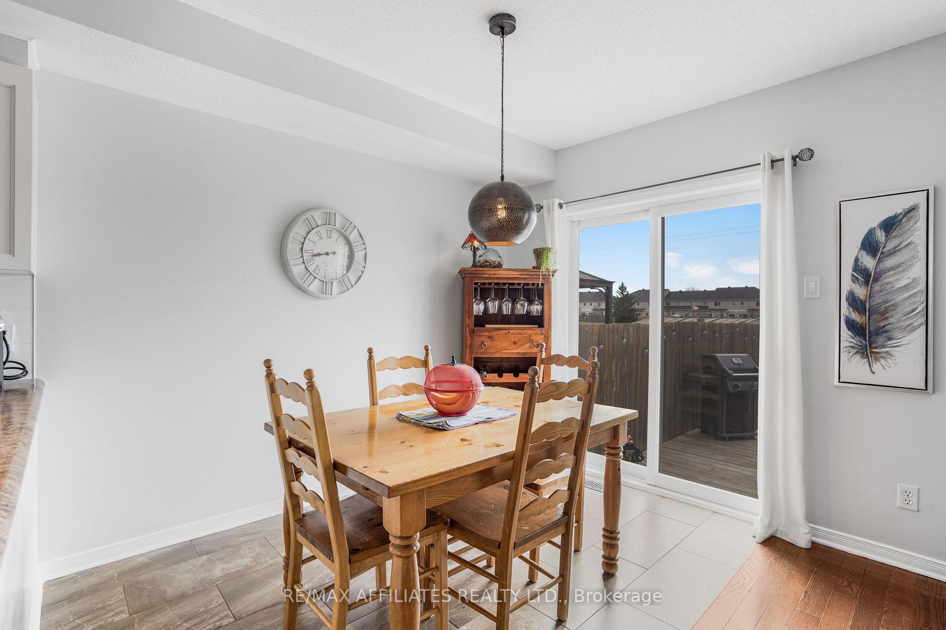 Photo 11 of 1567 Demeter Street, Ottawa, Fallingbrook/Gardenway South — HOMEH
