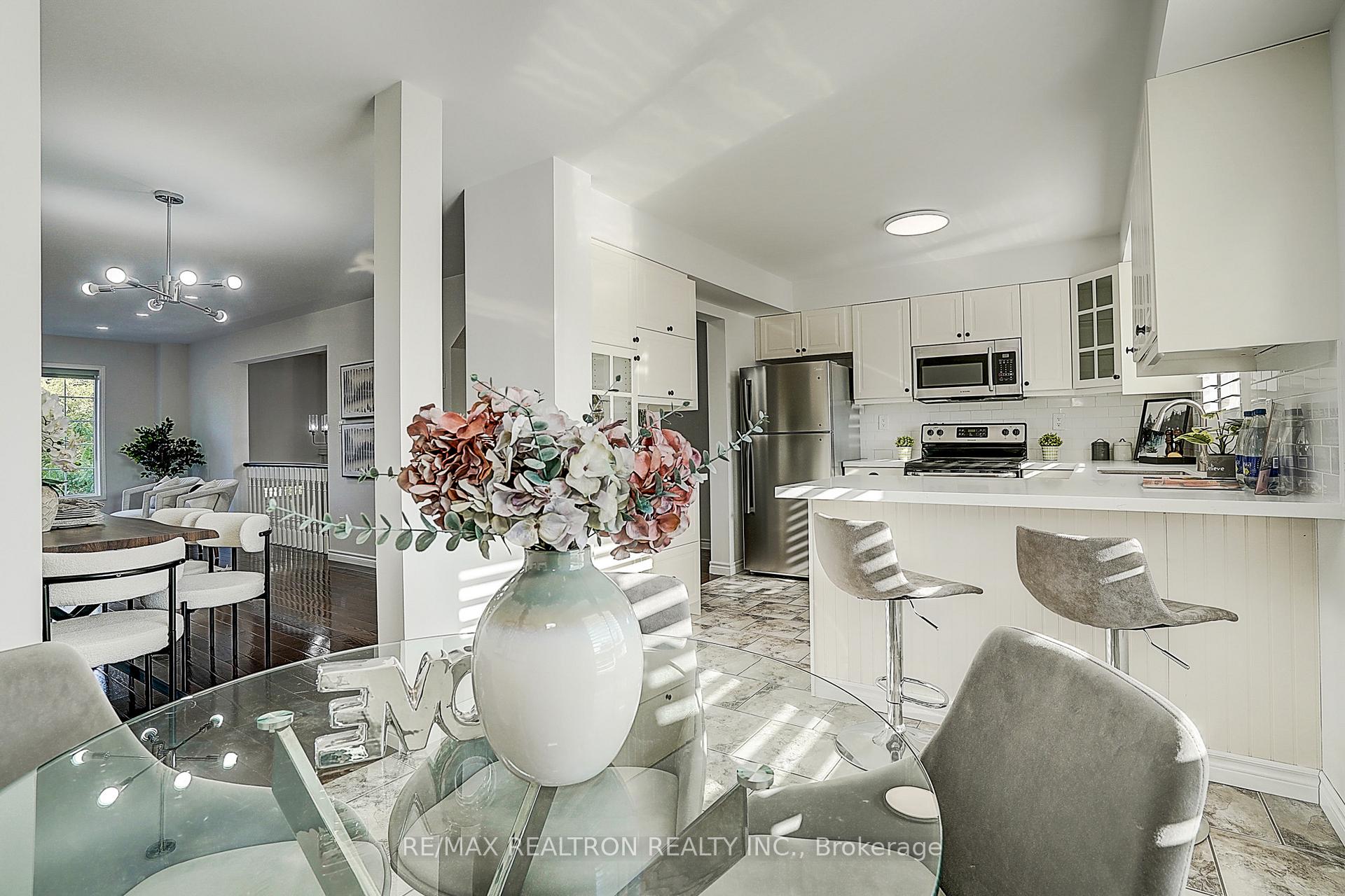 Photo 13 of 2543 Gill Crescent, Oakville, River Oaks — HOMEH