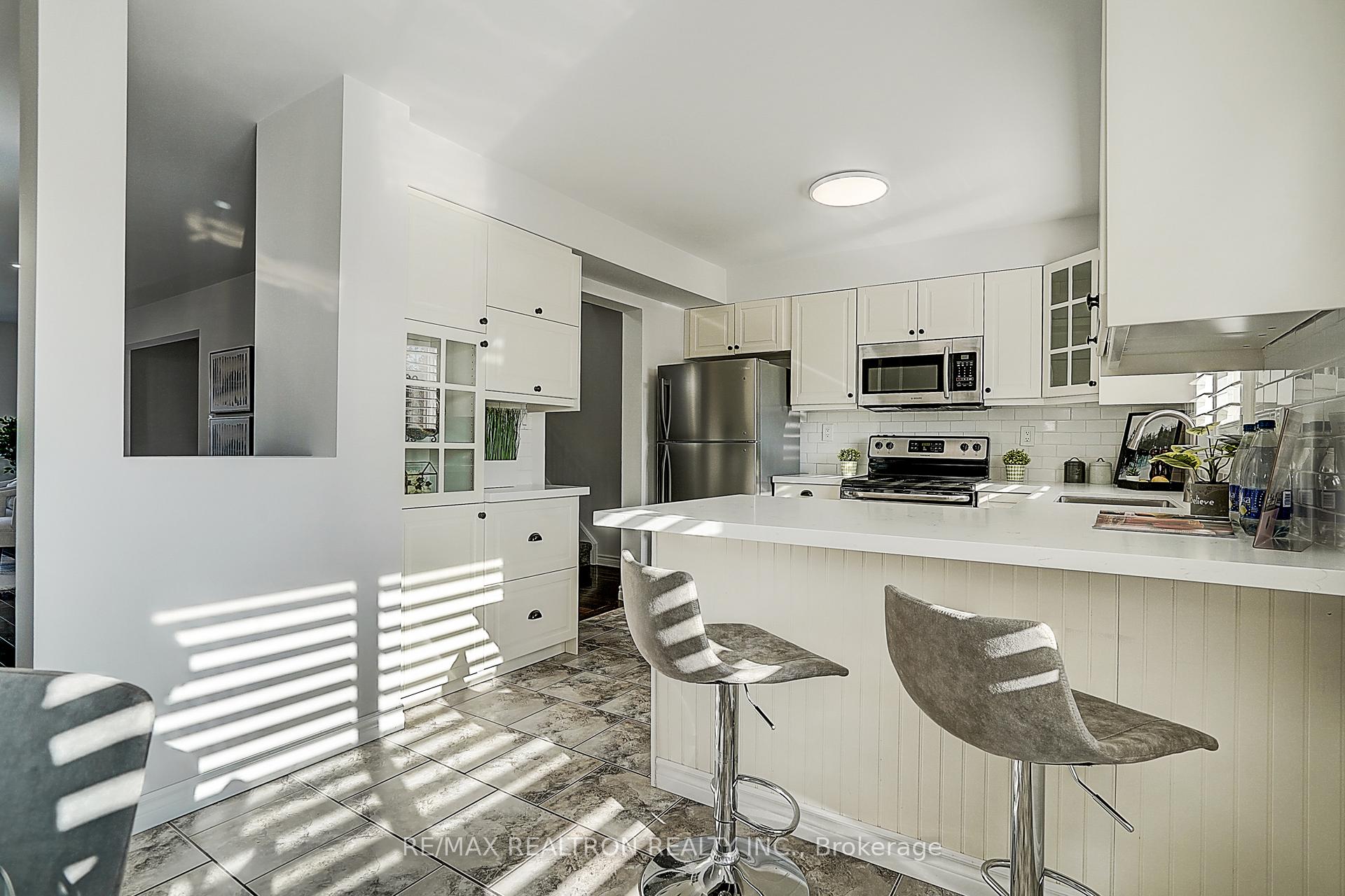 Photo 14 of 2543 Gill Crescent, Oakville, River Oaks — HOMEH