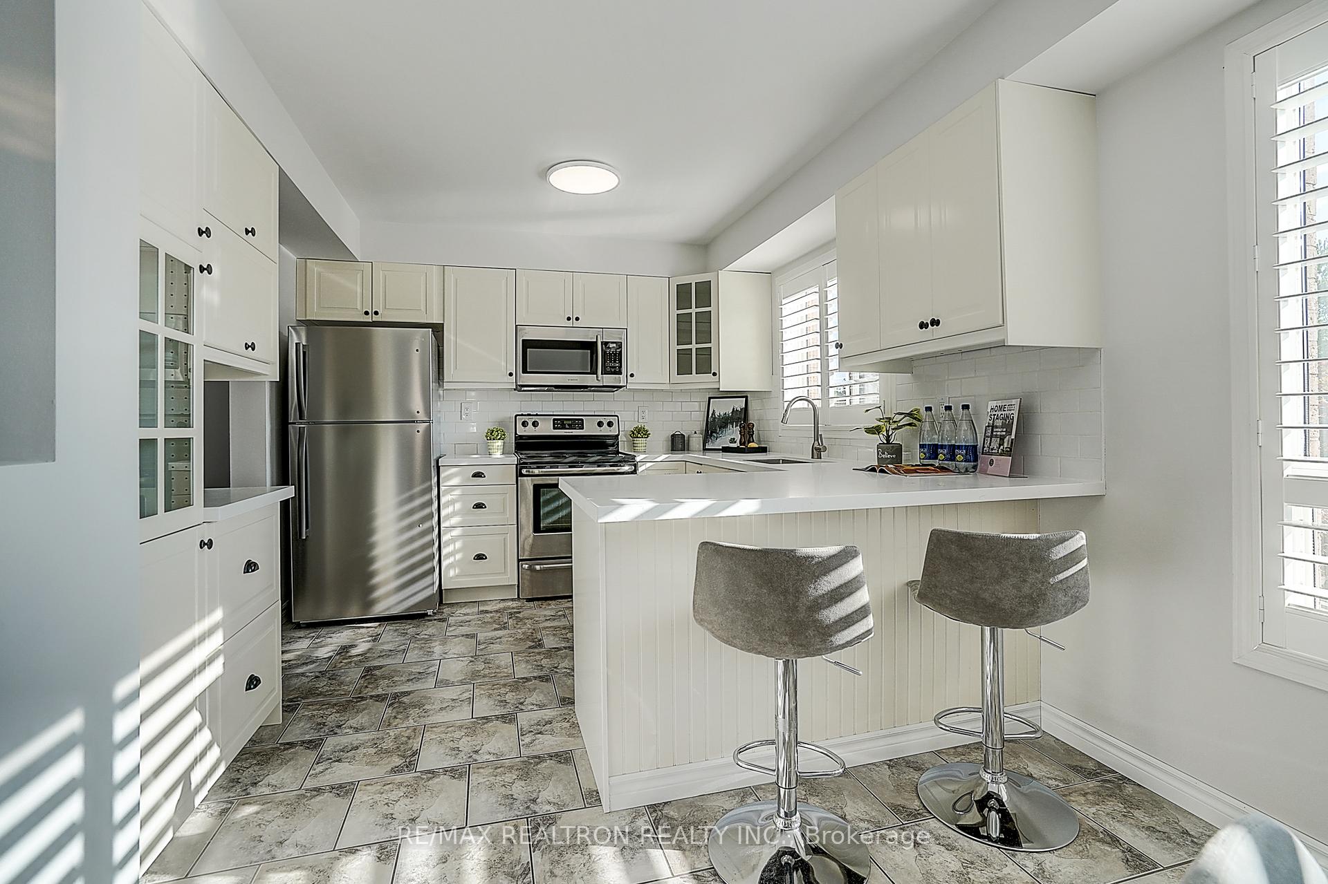 Photo 15 of 2543 Gill Crescent, Oakville, River Oaks — HOMEH