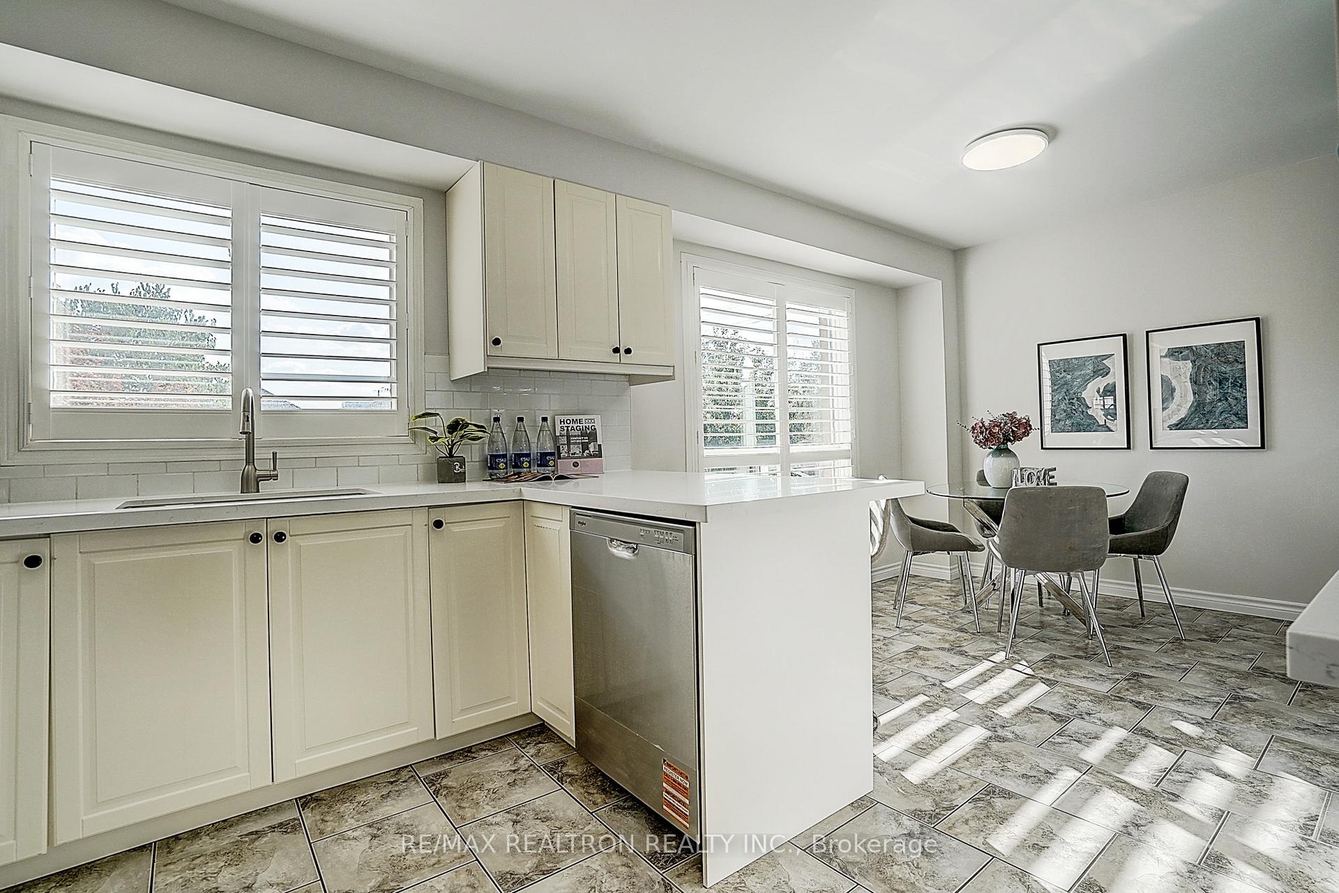 Photo 17 of 2543 Gill Crescent, Oakville, River Oaks — HOMEH