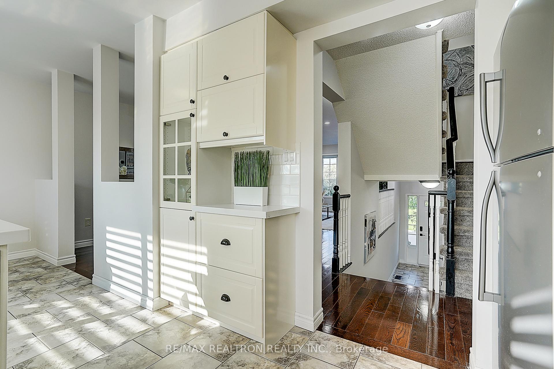 Photo 18 of 2543 Gill Crescent, Oakville, River Oaks — HOMEH