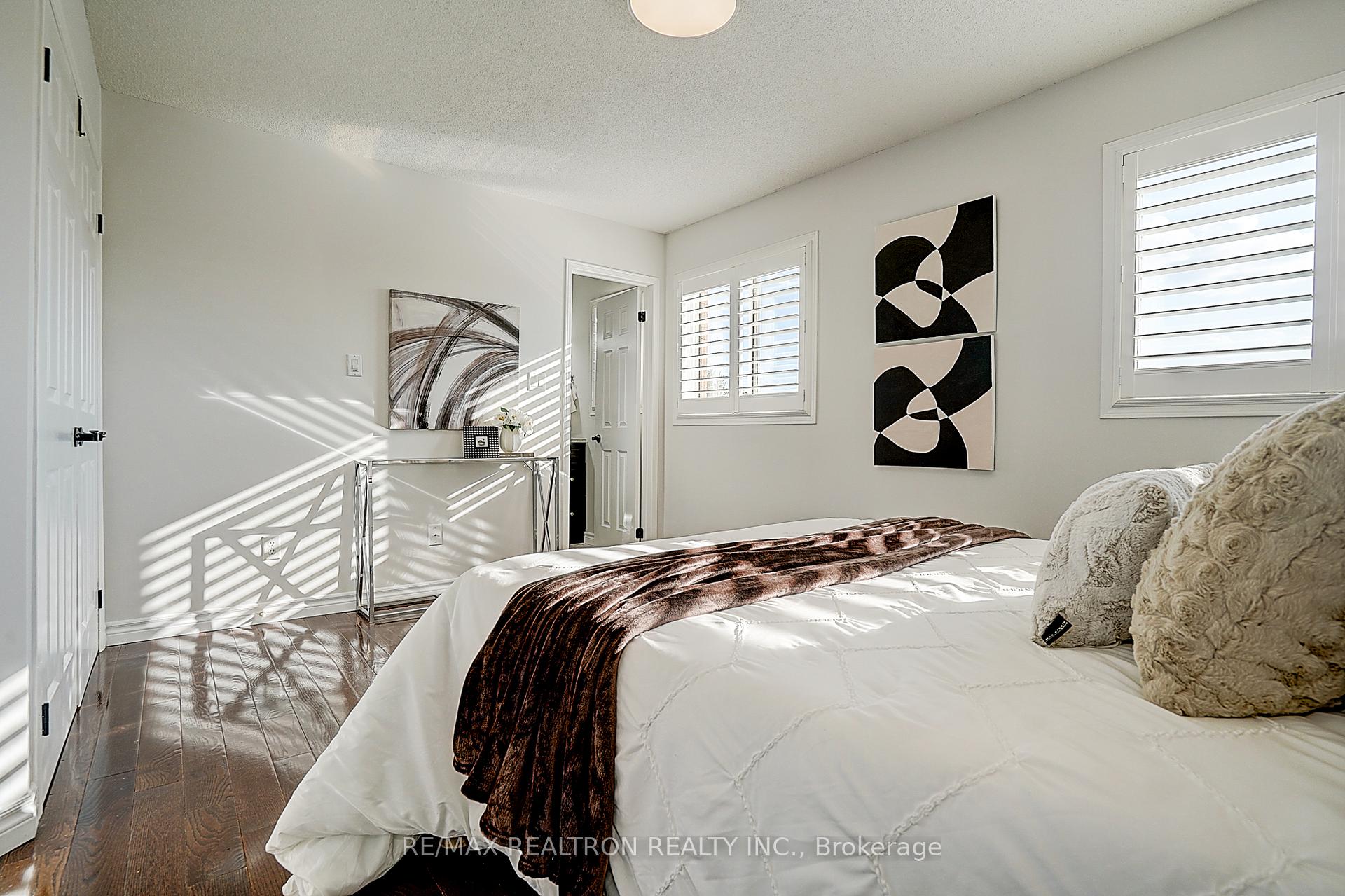 Photo 23 of 2543 Gill Crescent, Oakville, River Oaks — HOMEH