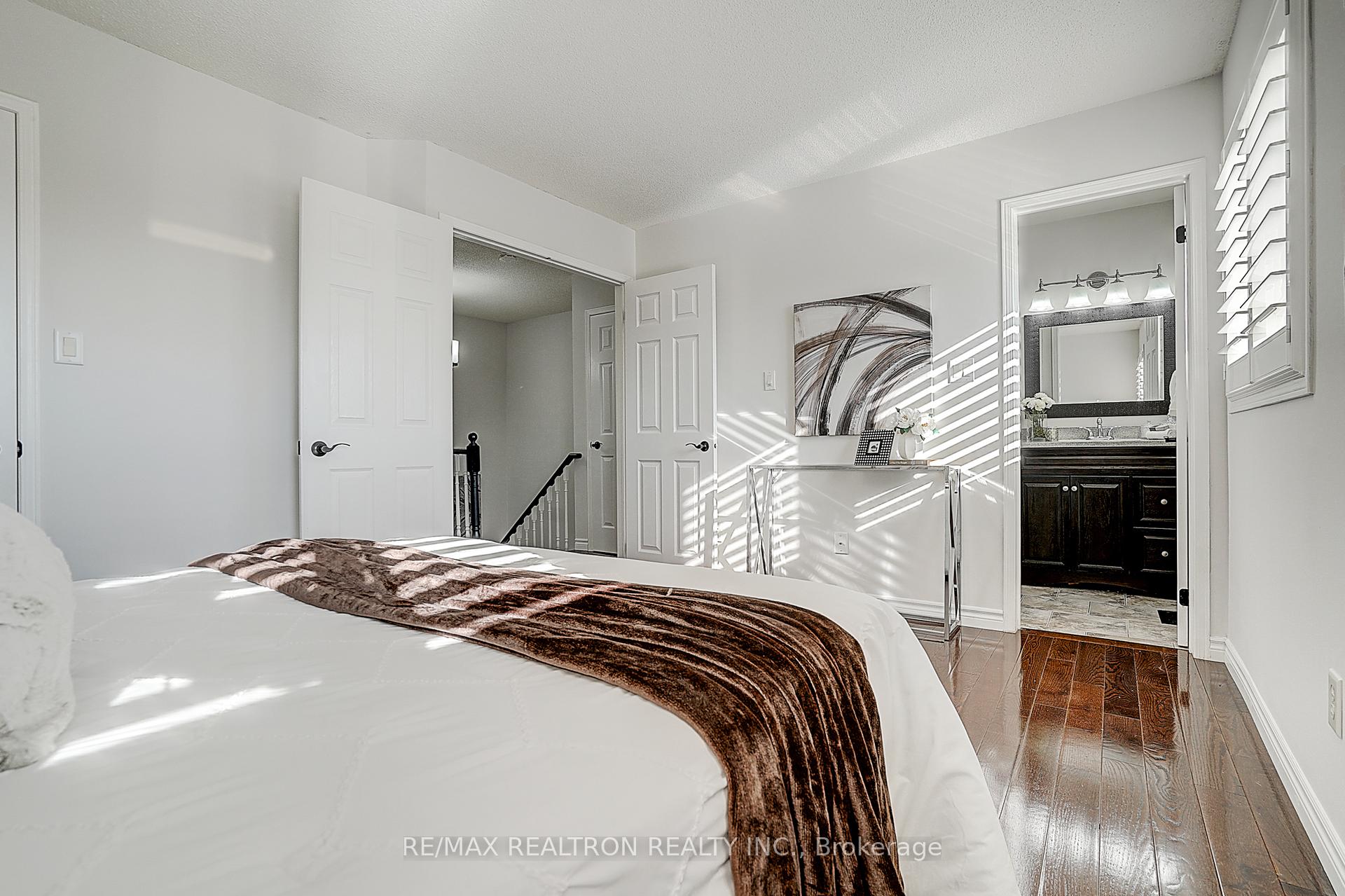 Photo 24 of 2543 Gill Crescent, Oakville, River Oaks — HOMEH