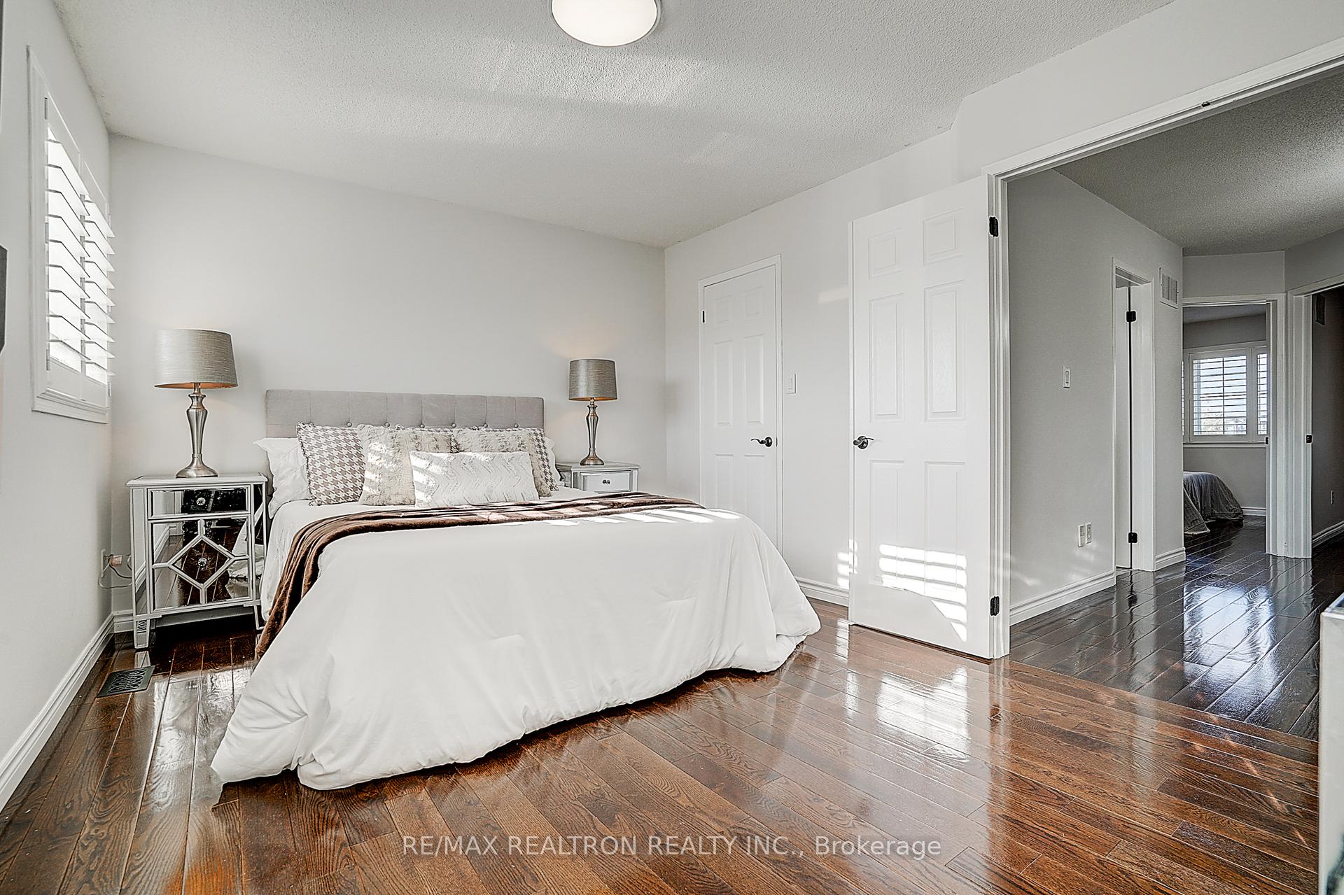 Photo 25 of 2543 Gill Crescent, Oakville, River Oaks — HOMEH