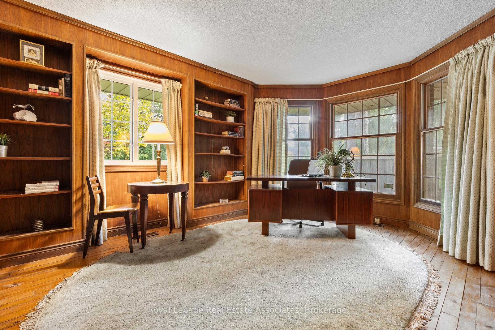 Photo 4 of 2235 Bennington Gate, Oakville, Ford — HOMEH