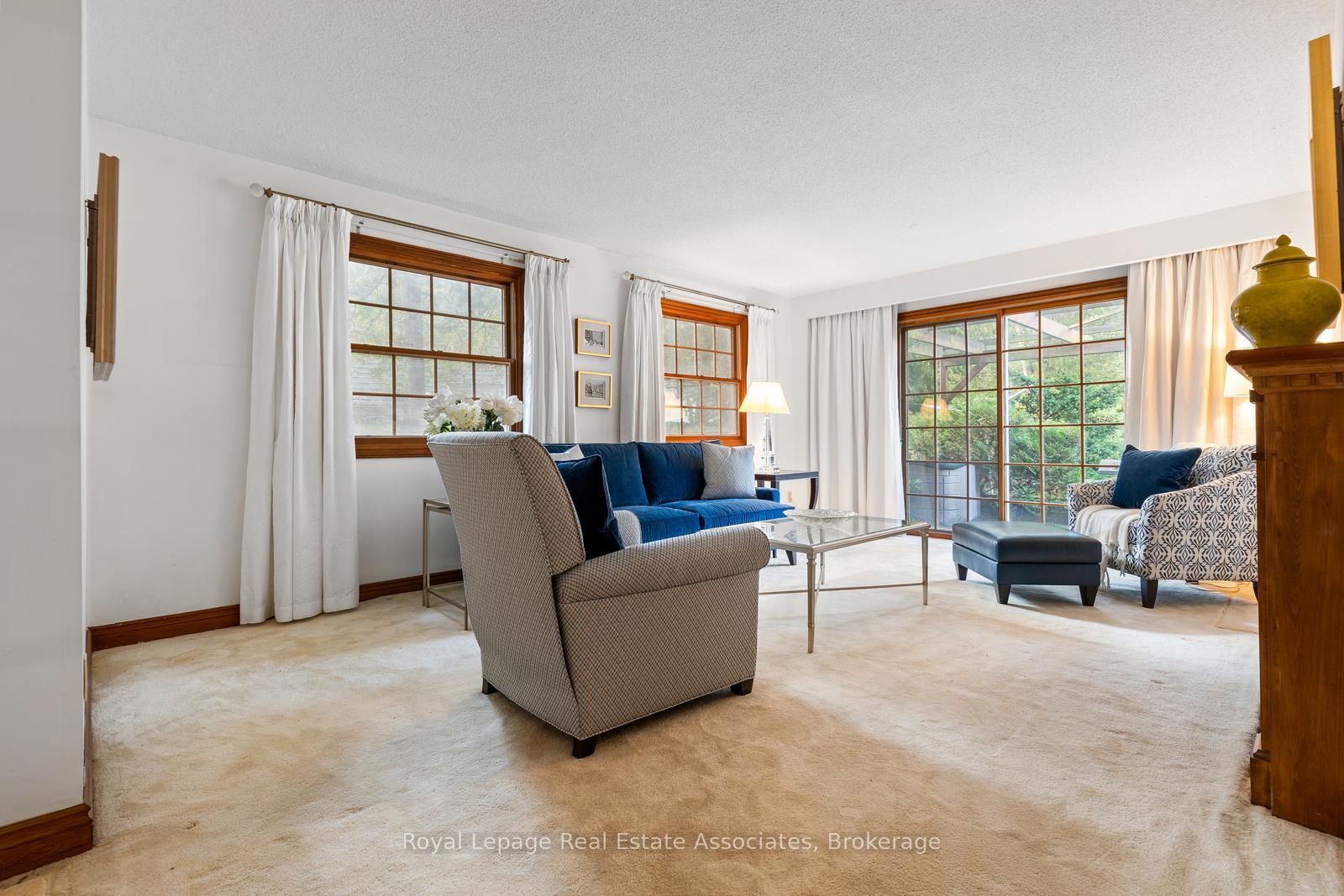 Photo 7 of 2235 Bennington Gate, Oakville, Ford — HOMEH