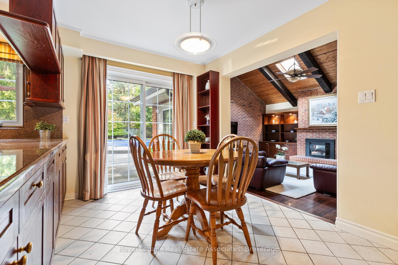 Photo 13 of 2235 Bennington Gate, Oakville, Ford — HOMEH