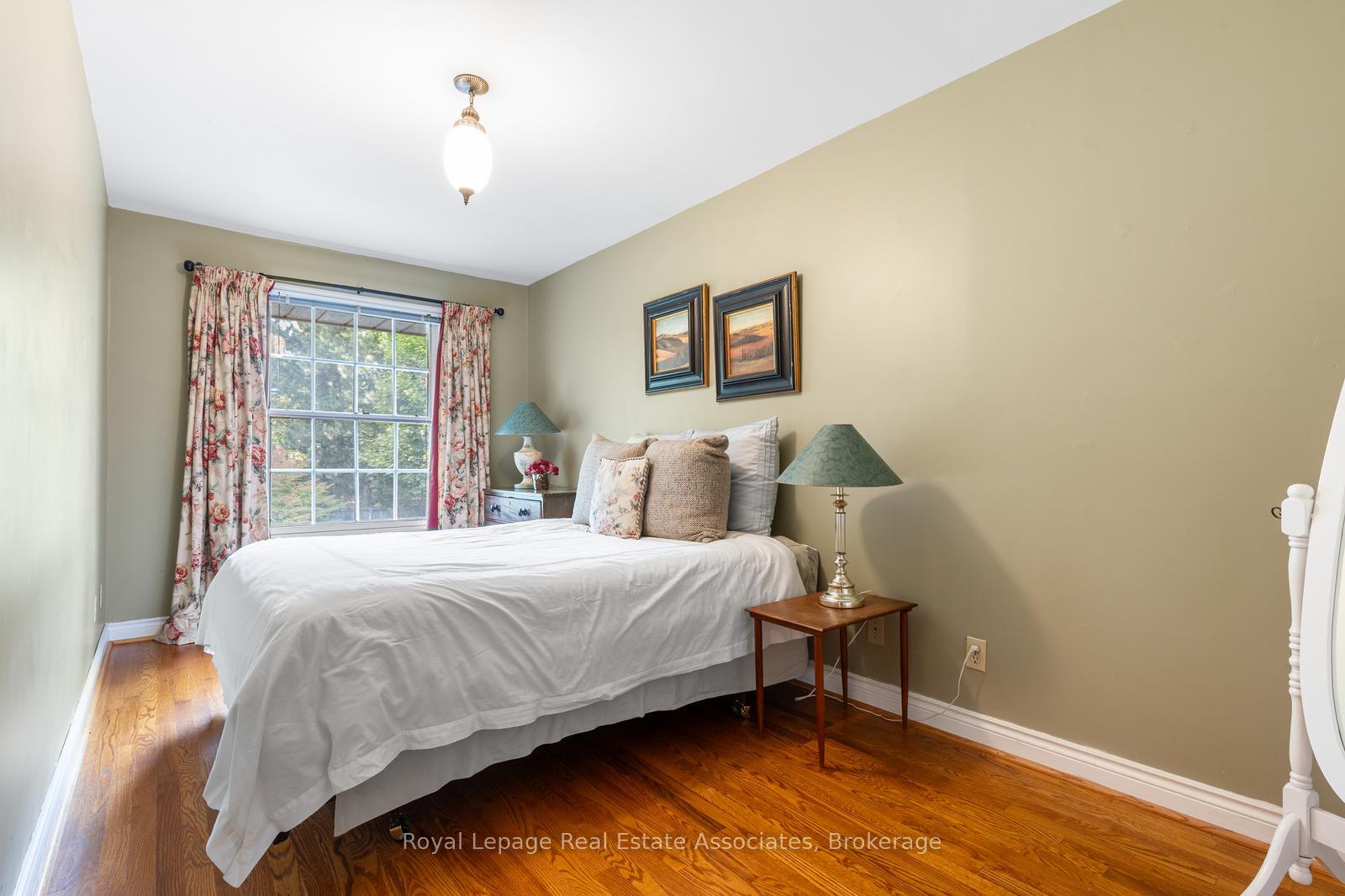 Photo 23 of 2235 Bennington Gate, Oakville, Ford — HOMEH