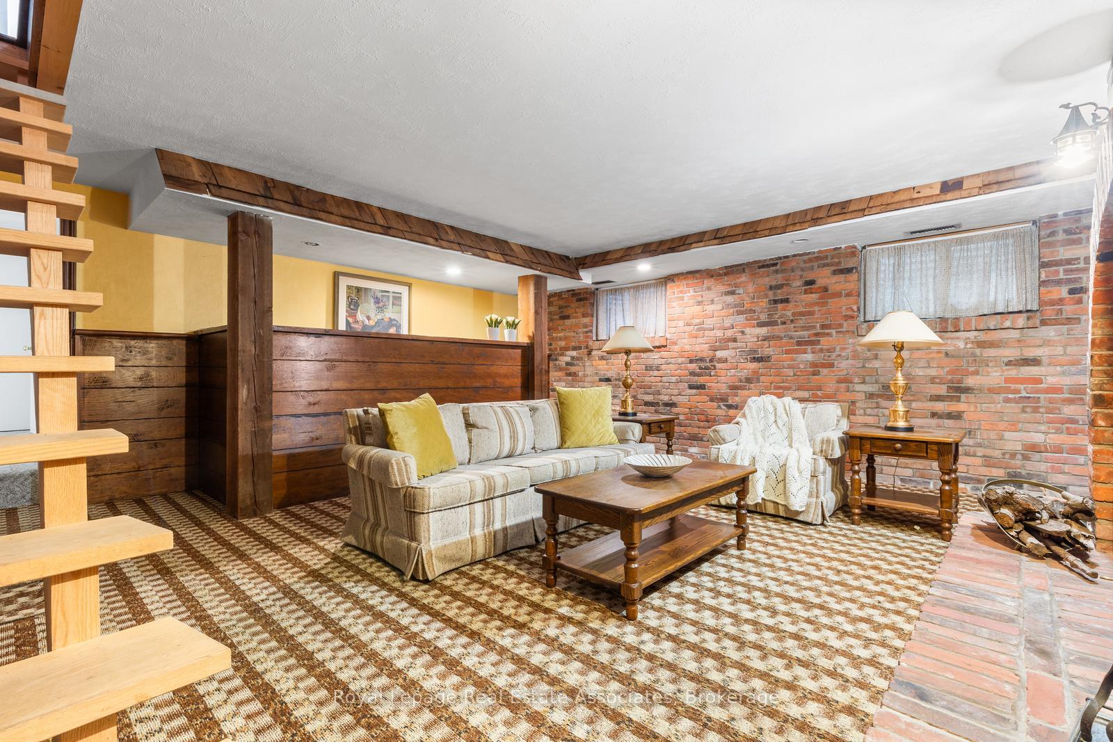 Photo 25 of 2235 Bennington Gate, Oakville, Ford — HOMEH