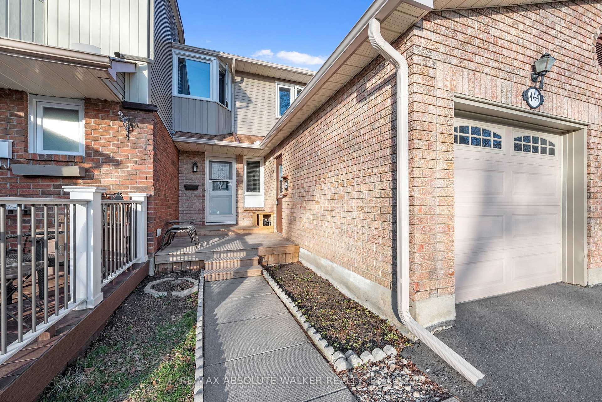Photo 2 of 1444 Deavy Way, Ottawa, Bilberry Creek/Queenswood Heights — HOMEH