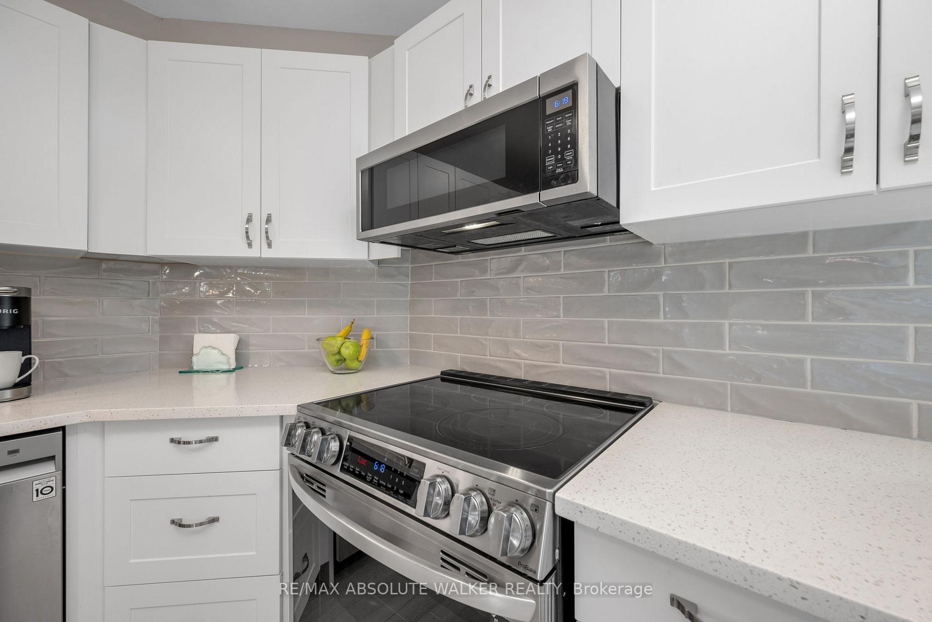 Photo 5 of 1444 Deavy Way, Ottawa, Bilberry Creek/Queenswood Heights — HOMEH