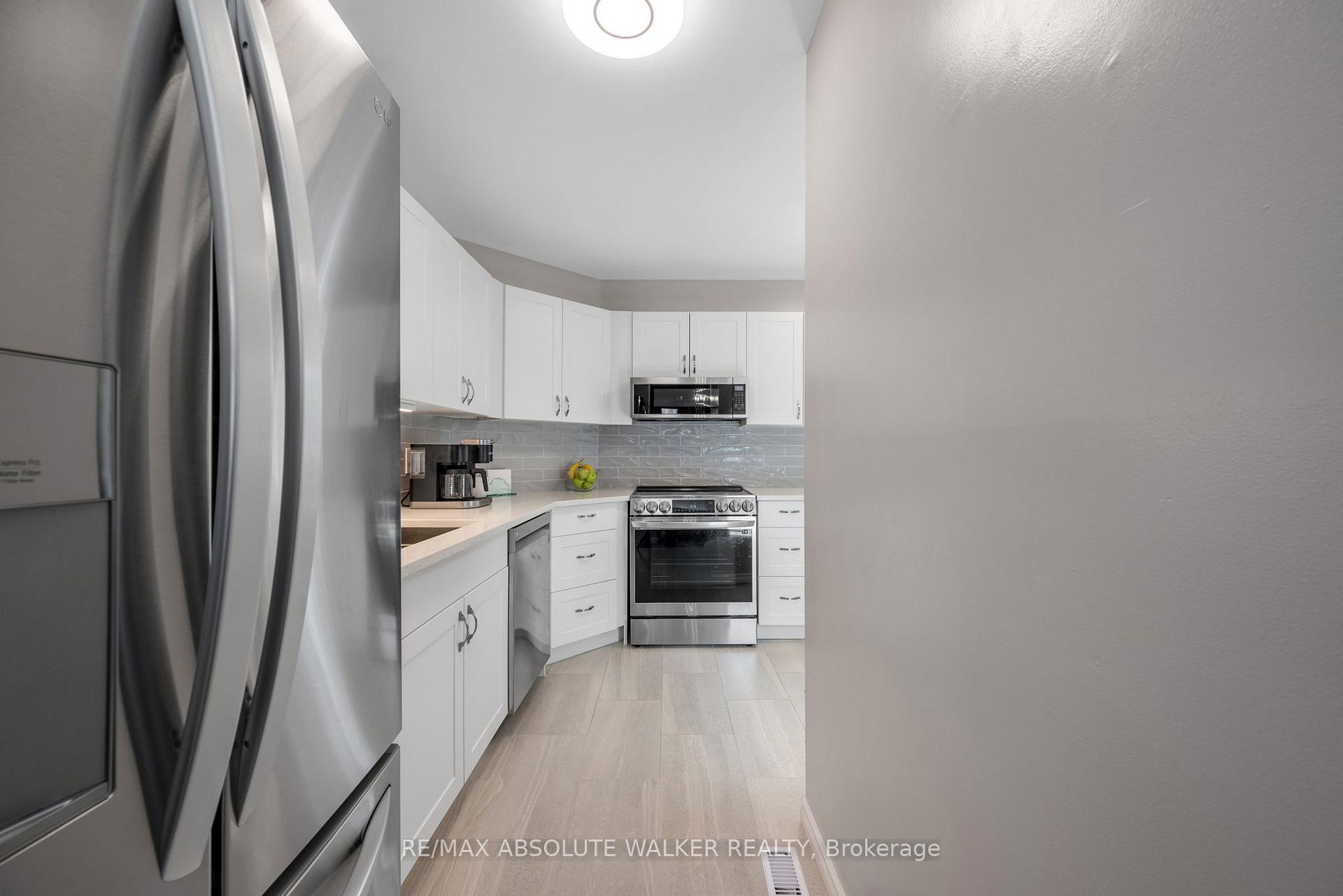 Photo 7 of 1444 Deavy Way, Ottawa, Bilberry Creek/Queenswood Heights — HOMEH