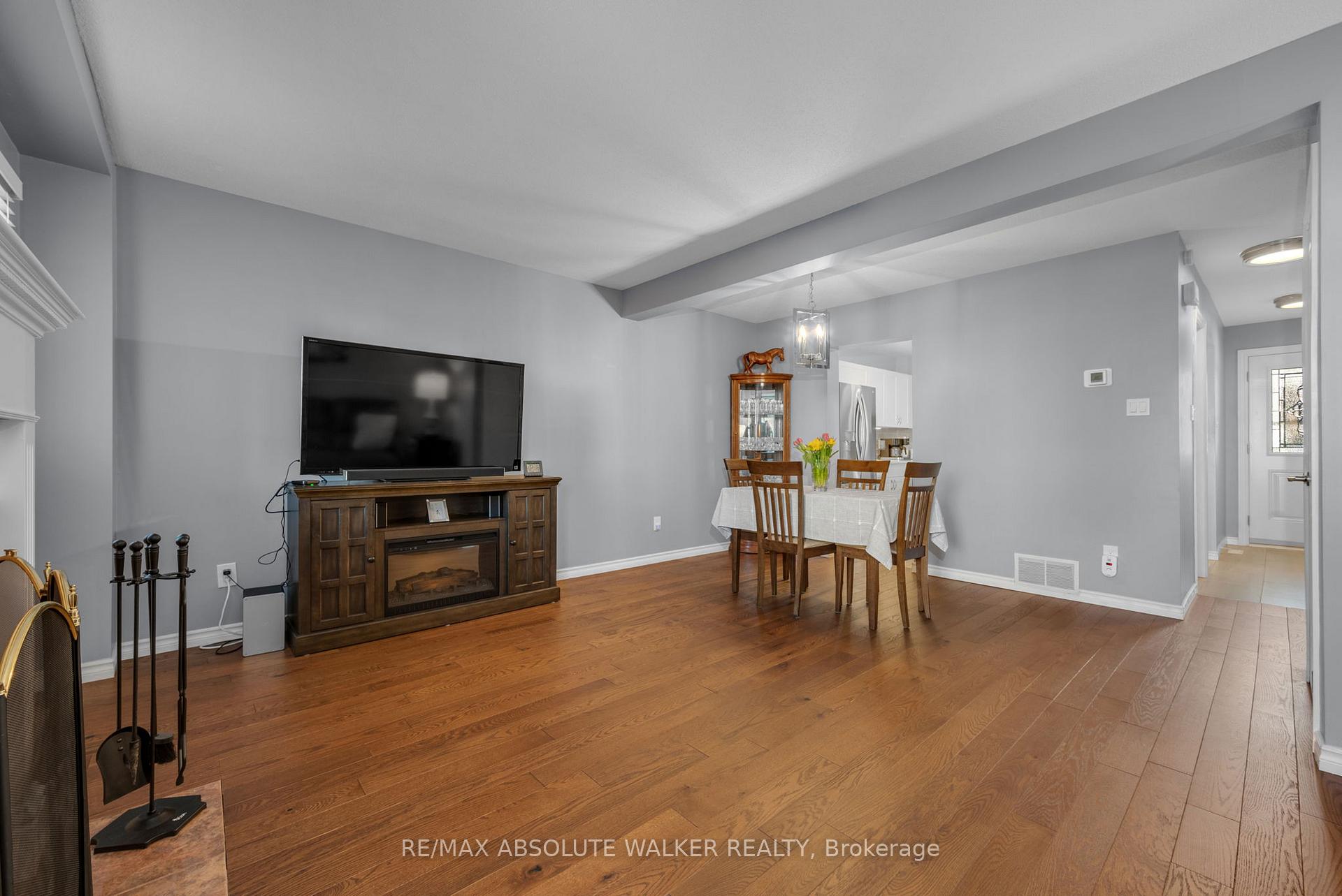Photo 10 of 1444 Deavy Way, Ottawa, Bilberry Creek/Queenswood Heights — HOMEH